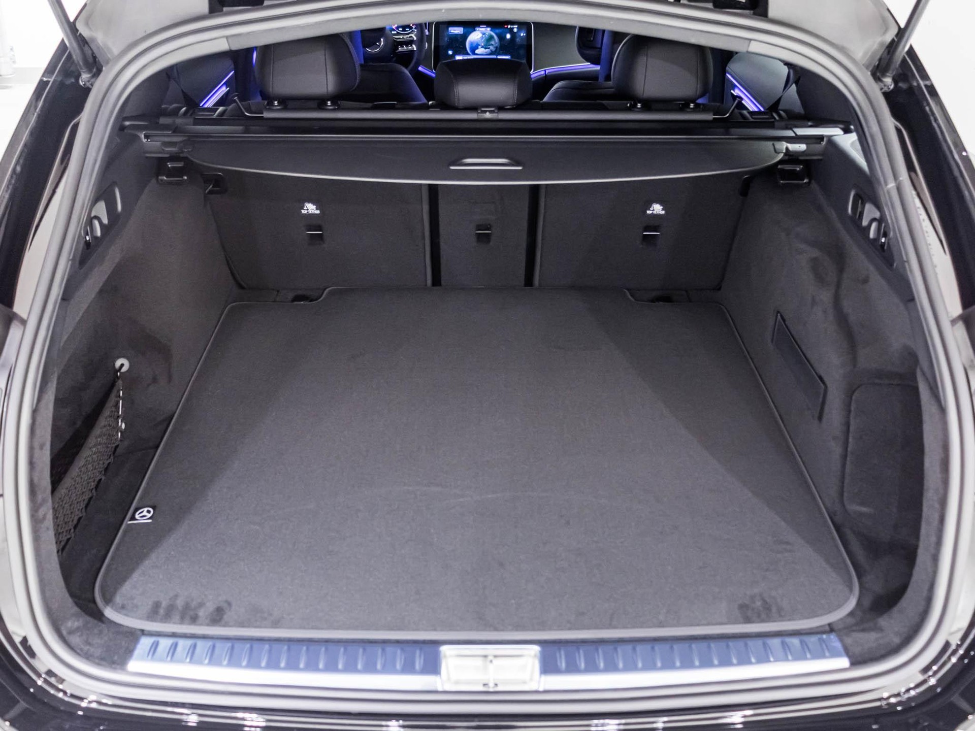 MERCEDES-BENZ E 220 d 4MATIC T-Modell "Swiss Star"-image-12