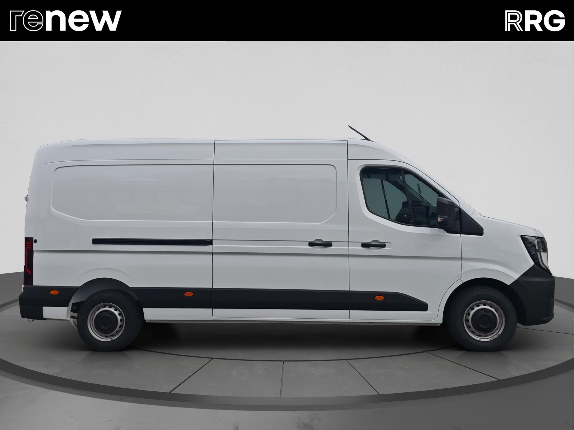 RENAULT Master T35 2.0 Blue dCi 130 L3H2 Extra-showroom-element-1