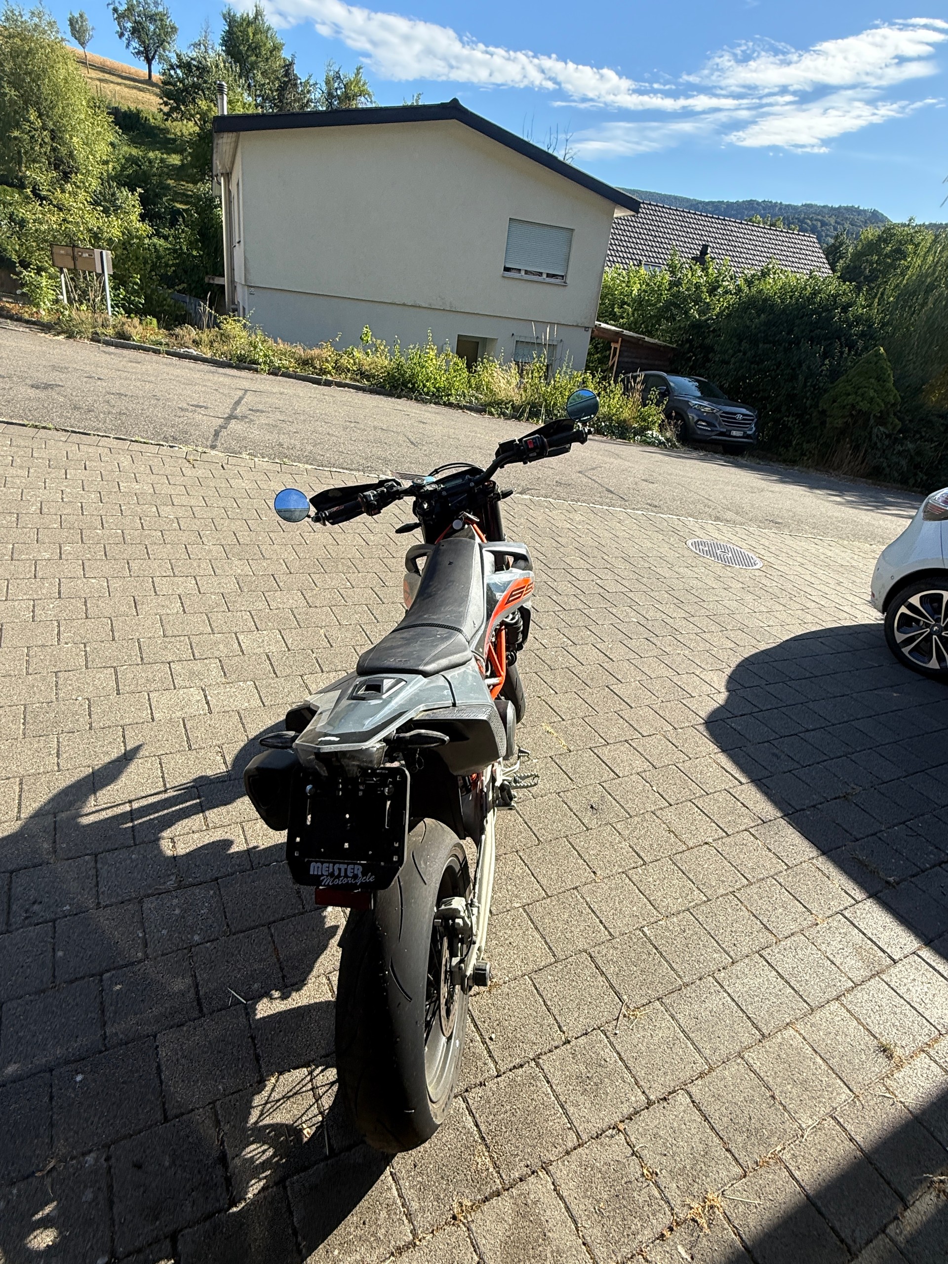 KTM 690 SMC R ABS-image-4
