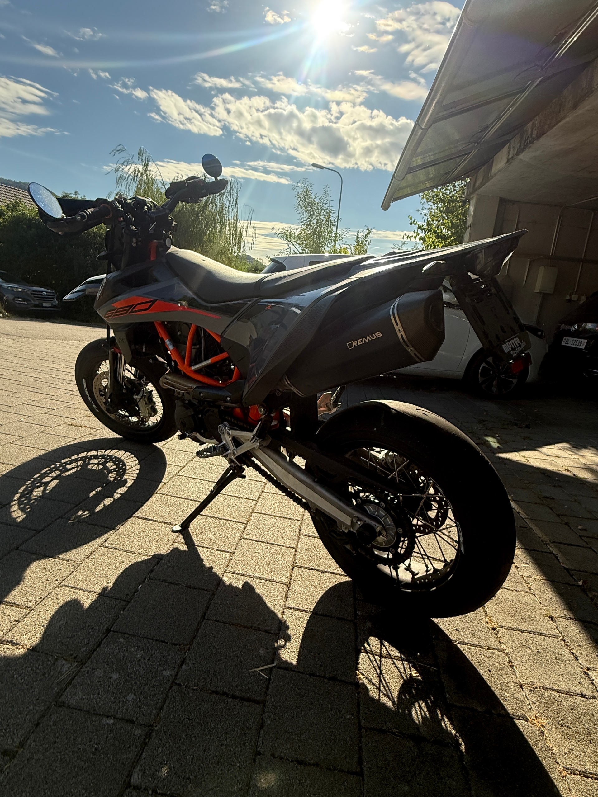 KTM 690 SMC R ABS-image-6