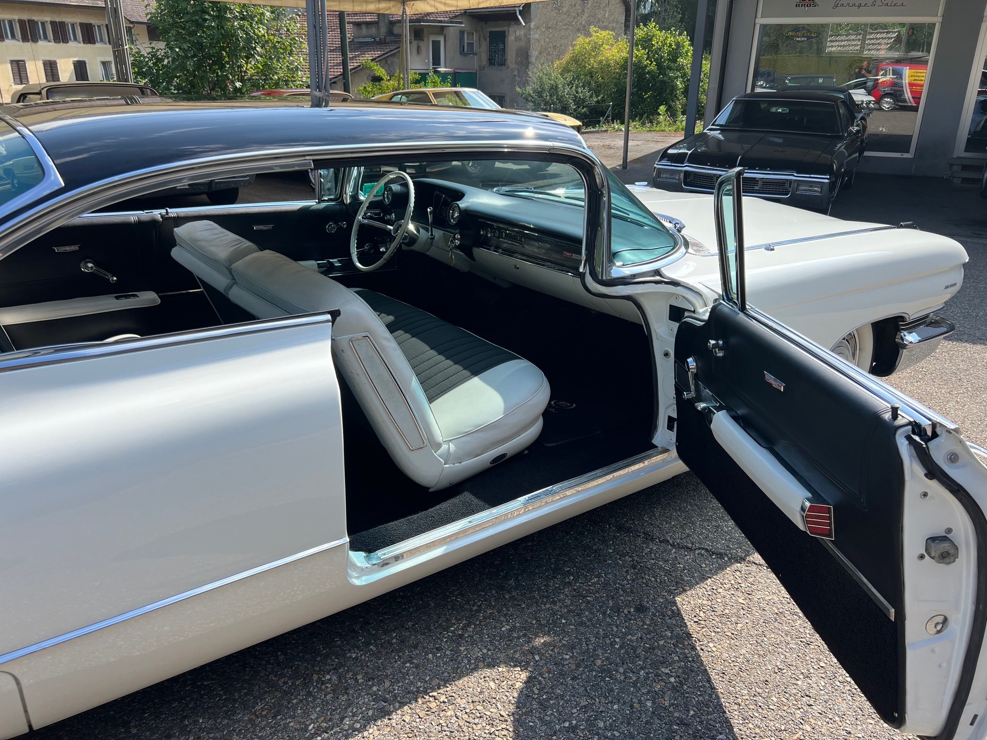 CADILLAC Series 60 Special-image-7