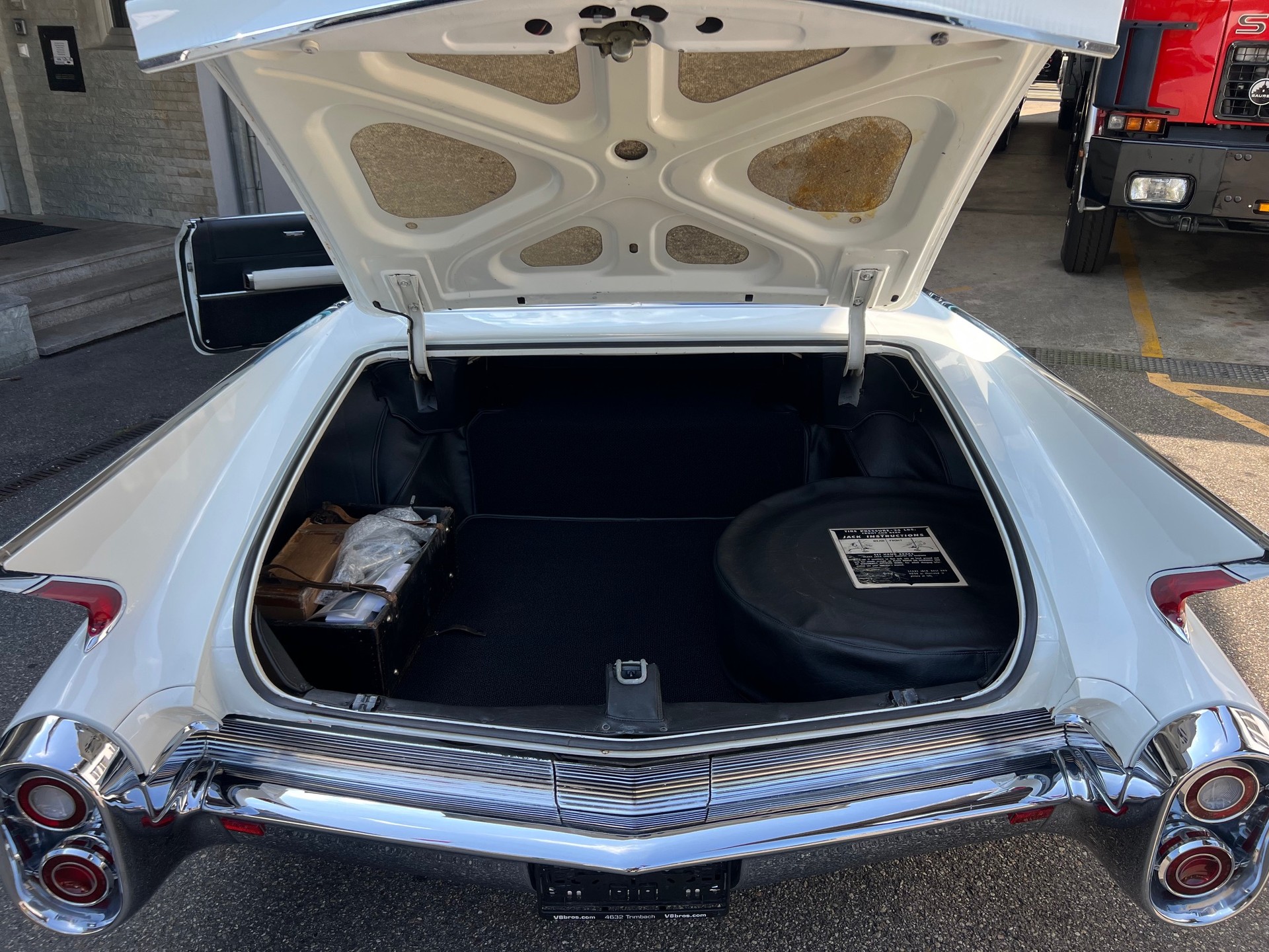 CADILLAC Series 60 Special-image-9