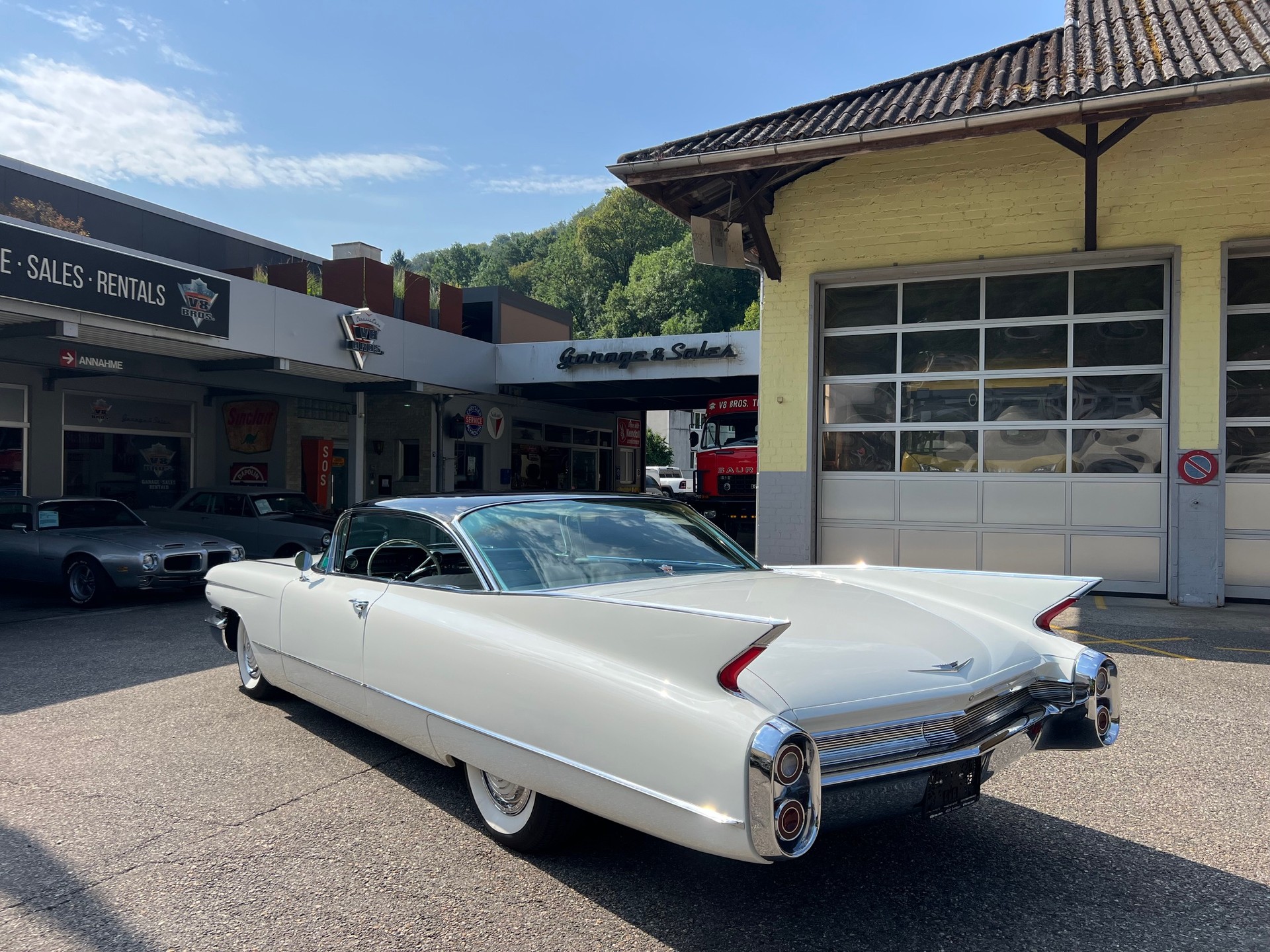 CADILLAC Series 60 Special-image-4