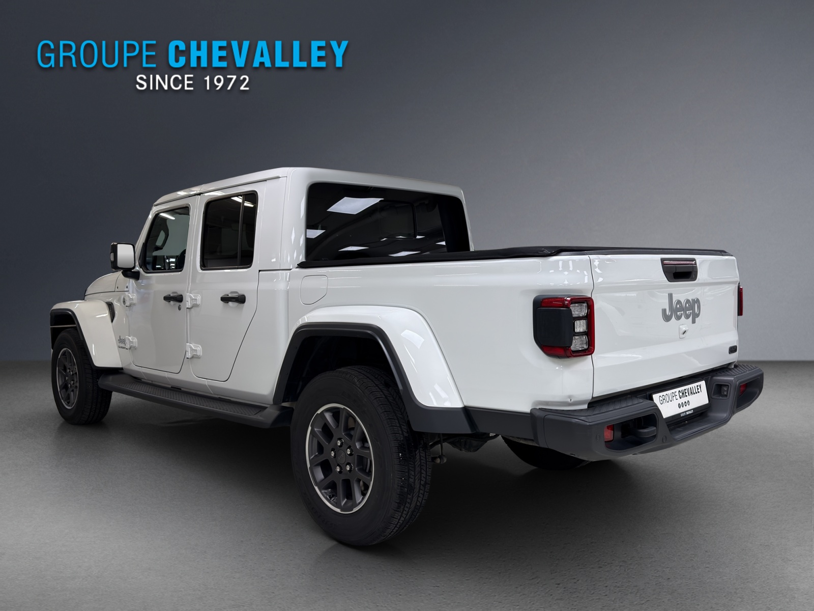 JEEP Gladiator 3.0 V6 Launch-showroom-element-3