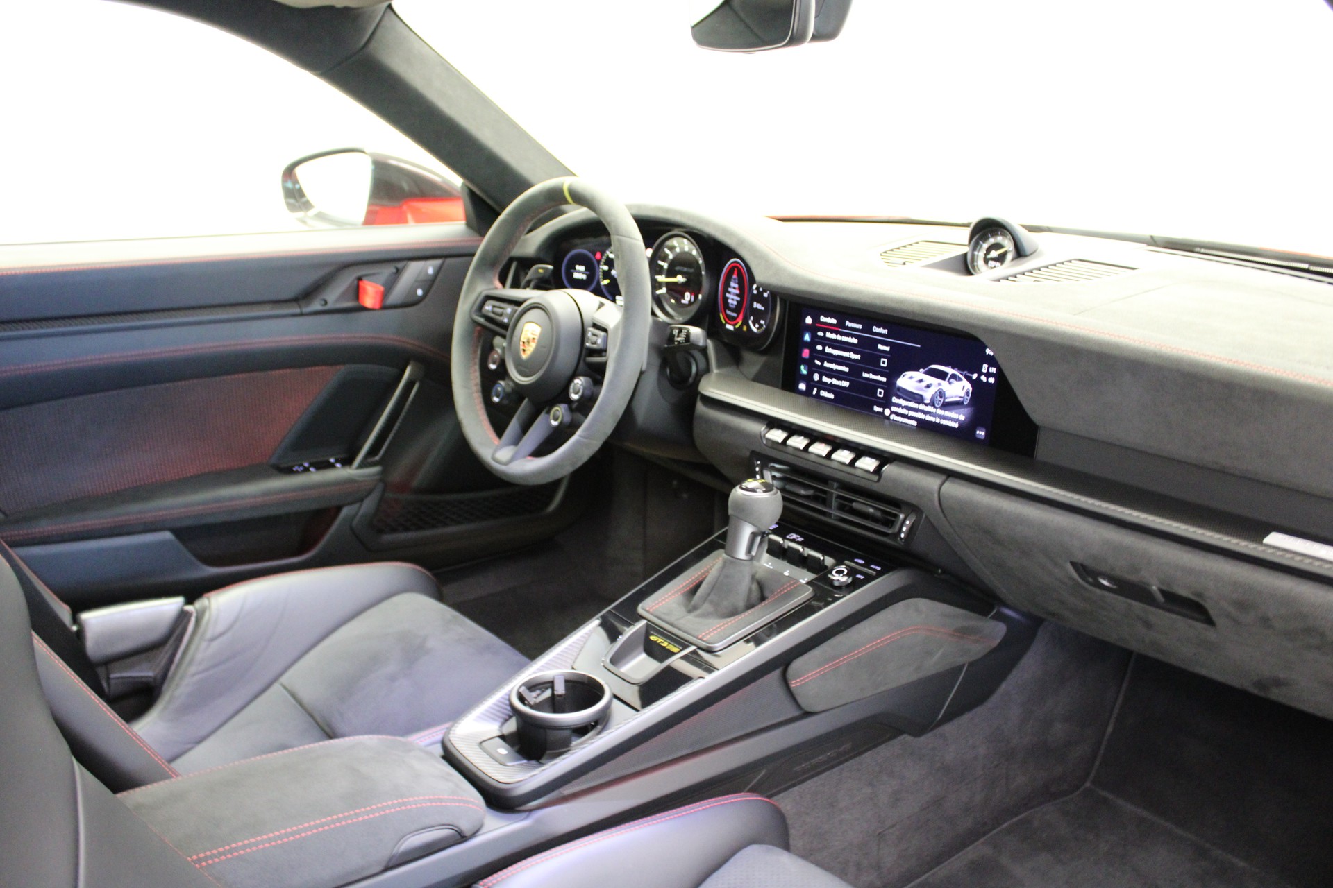 PORSCHE 911 GT3 RS-image-8