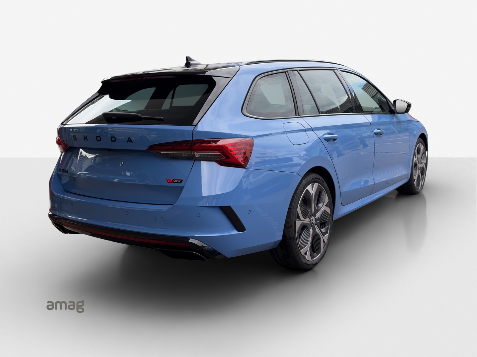 SKODA Octavia Combi 2.0 TSI DSG RS 30 Years Edition-image-4