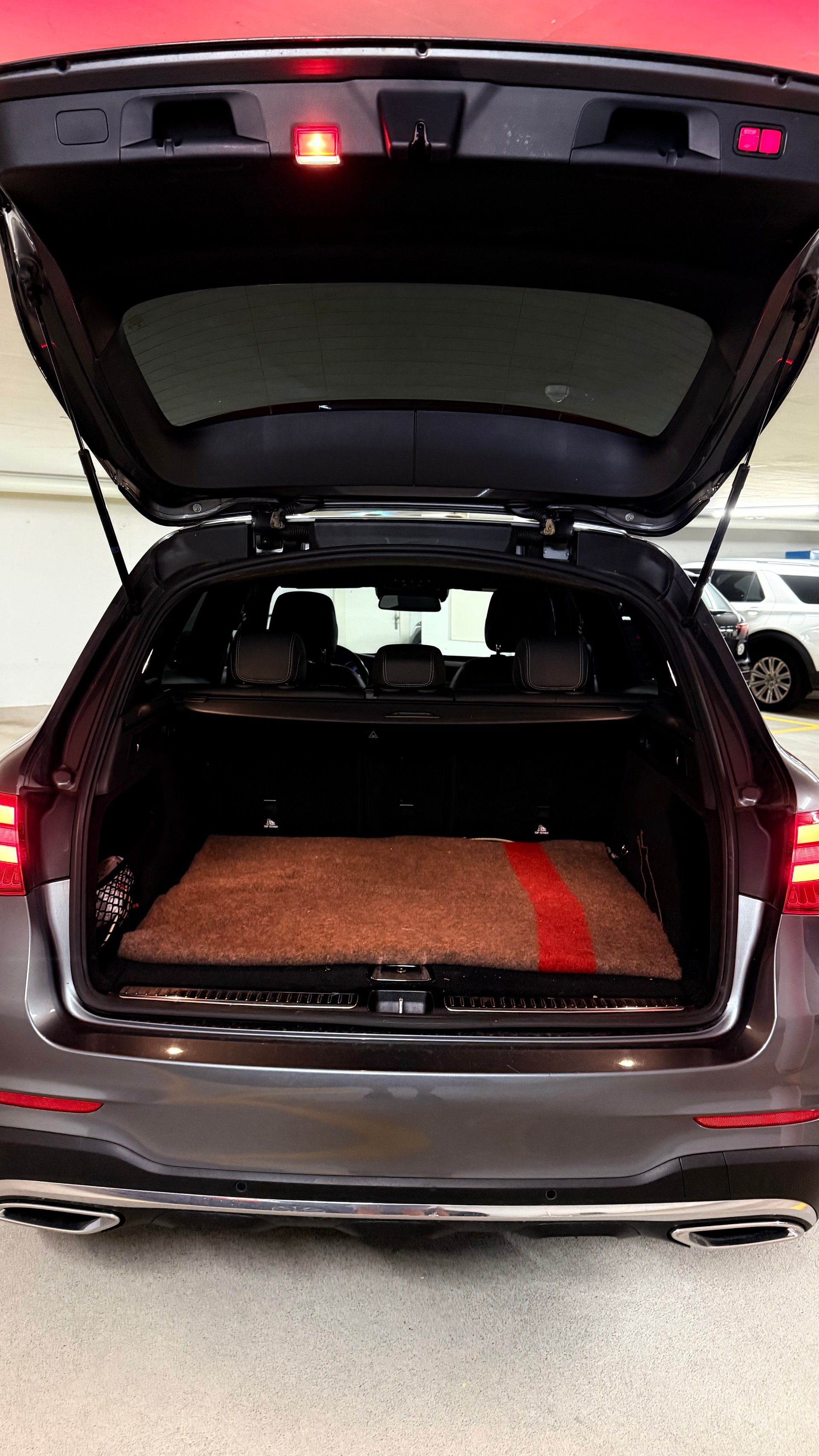 MERCEDES-BENZ GLC 250 d AMG Line 4m-image-5
