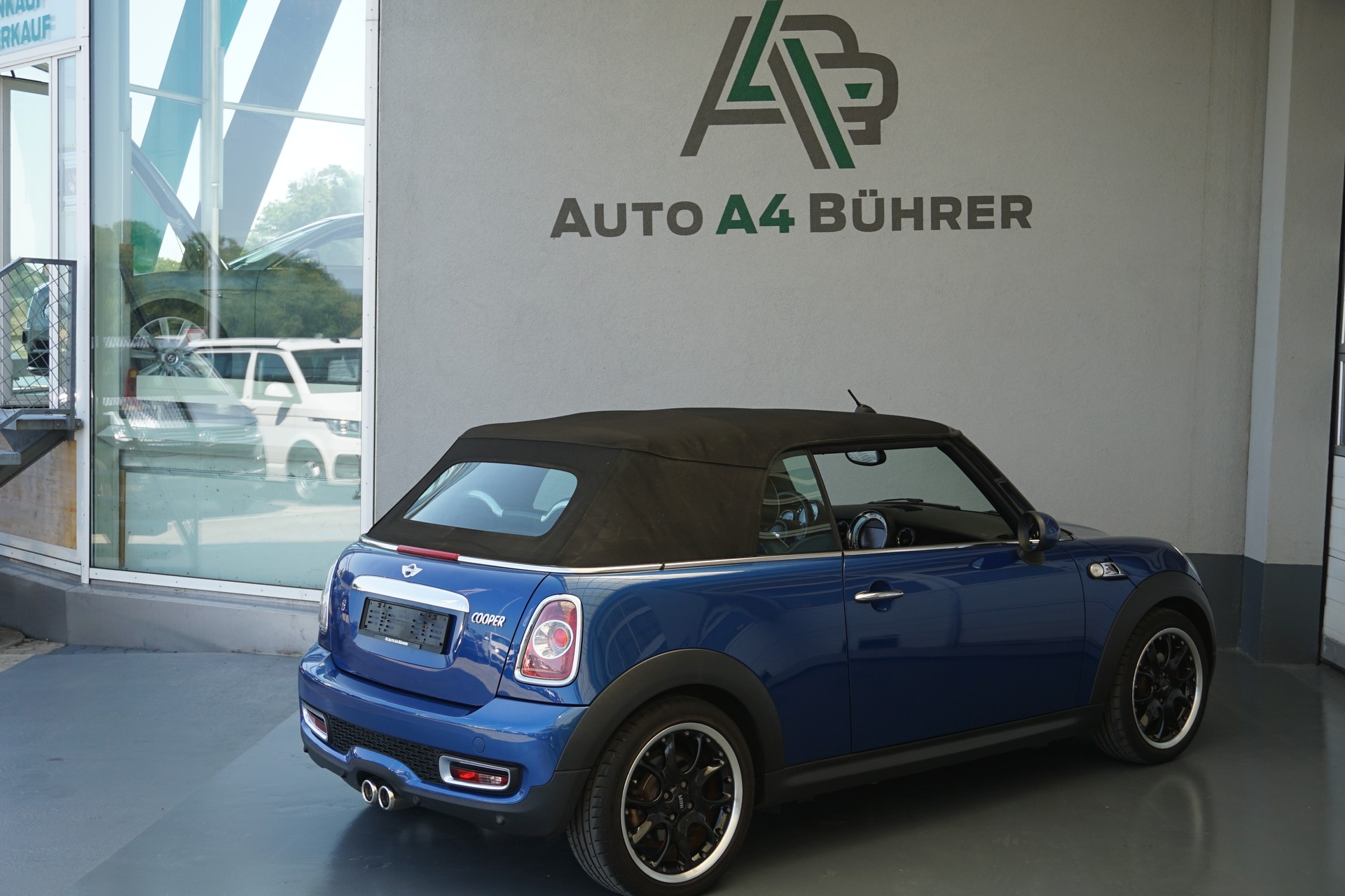 MINI Cooper 2,0 SD 142PS Cabriolet Automat-image-11