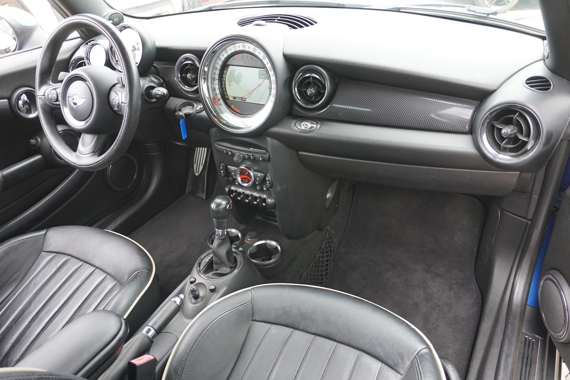 MINI Cooper 2,0 SD 142PS Cabriolet Automat-image-22