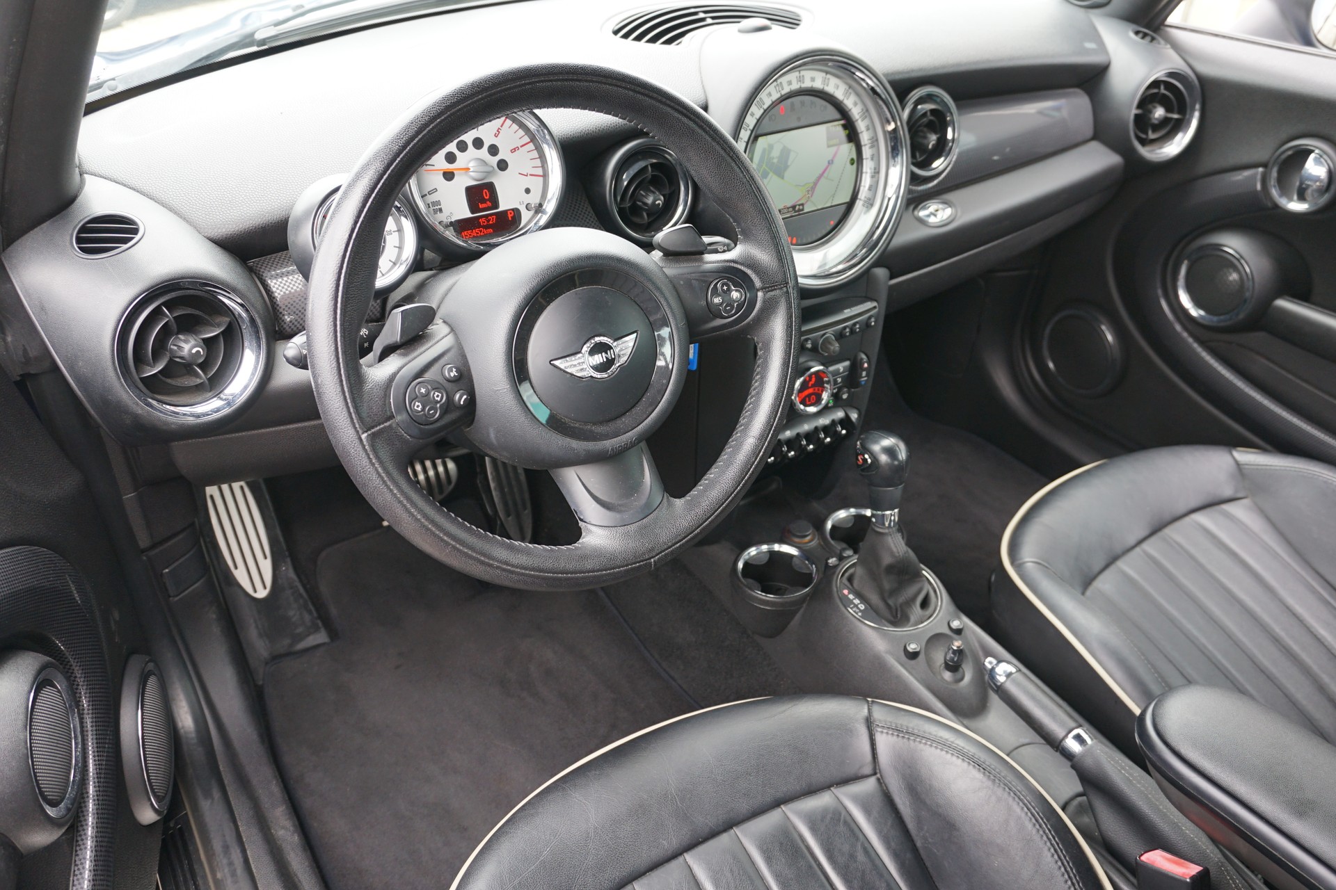 MINI Cooper 2,0 SD 142PS Cabriolet Automat-image-21