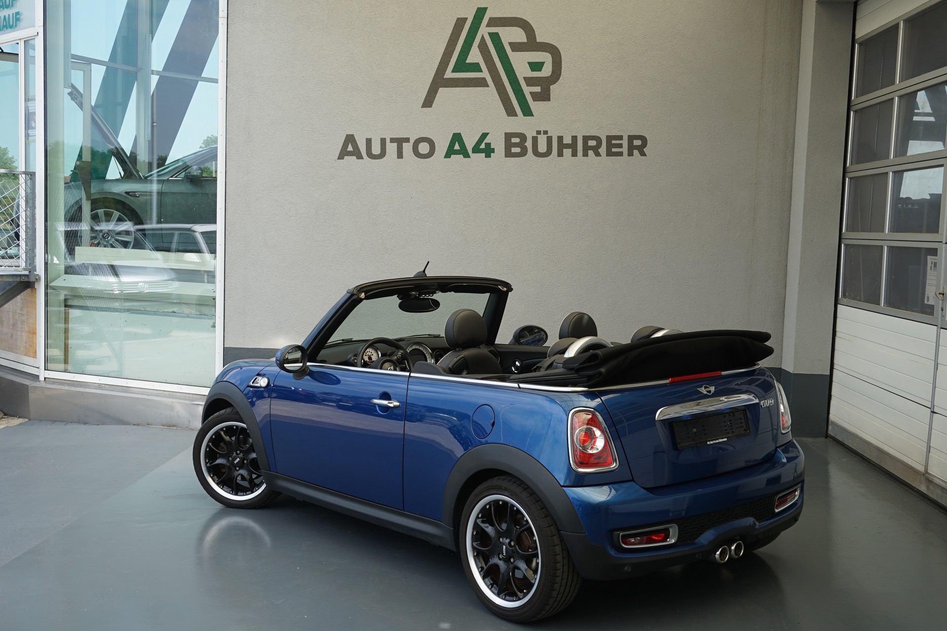 MINI Cooper 2,0 SD 142PS Cabriolet Automat-image-10