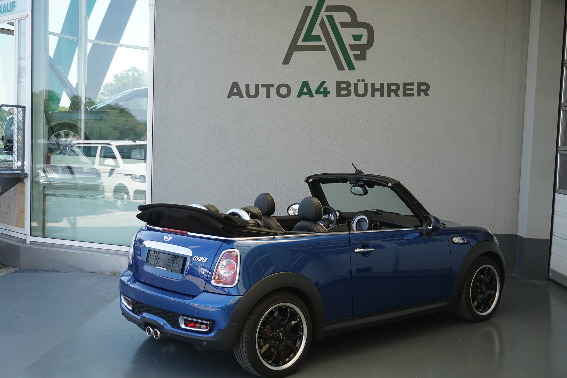 MINI Cooper 2,0 SD 142PS Cabriolet Automat-image-12
