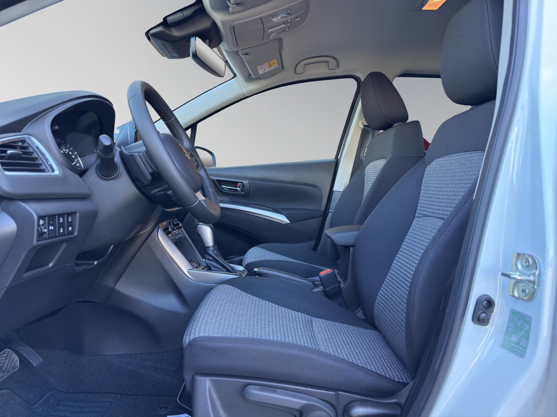 SUZUKI S-Cross 1.4 T Compact+ Hybrid 4x4-image-8