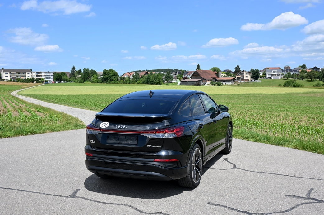 AUDI Q4 Sportback e-tron 35 S Line-image-2