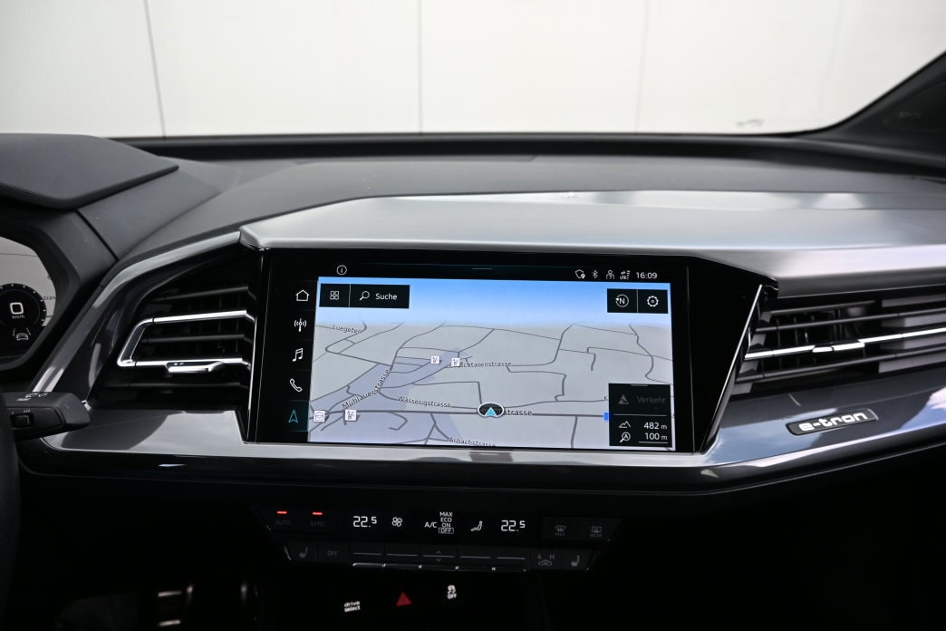 AUDI Q4 Sportback e-tron 35 S Line-image-10