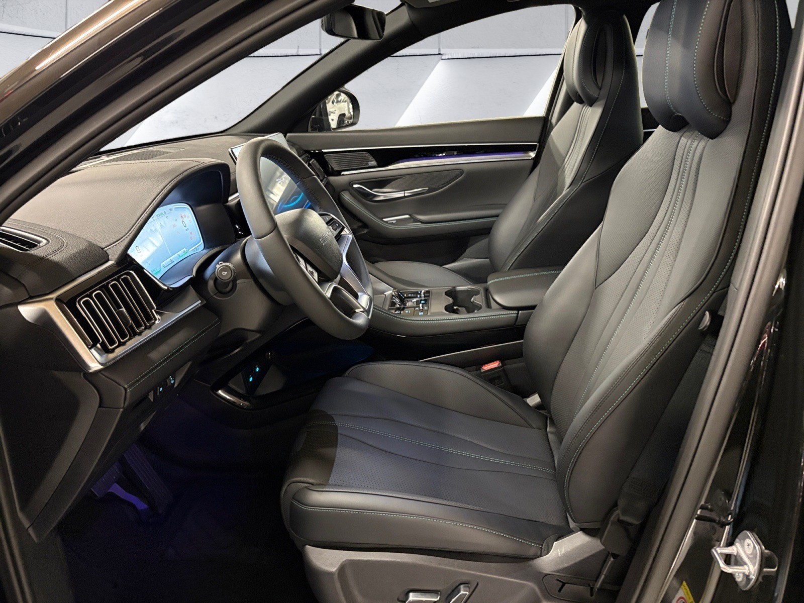 BYD Seal U DM-i Design AWD/ #1 Elite Dealer – AutoScout24 Award 2025 Winner-image-12