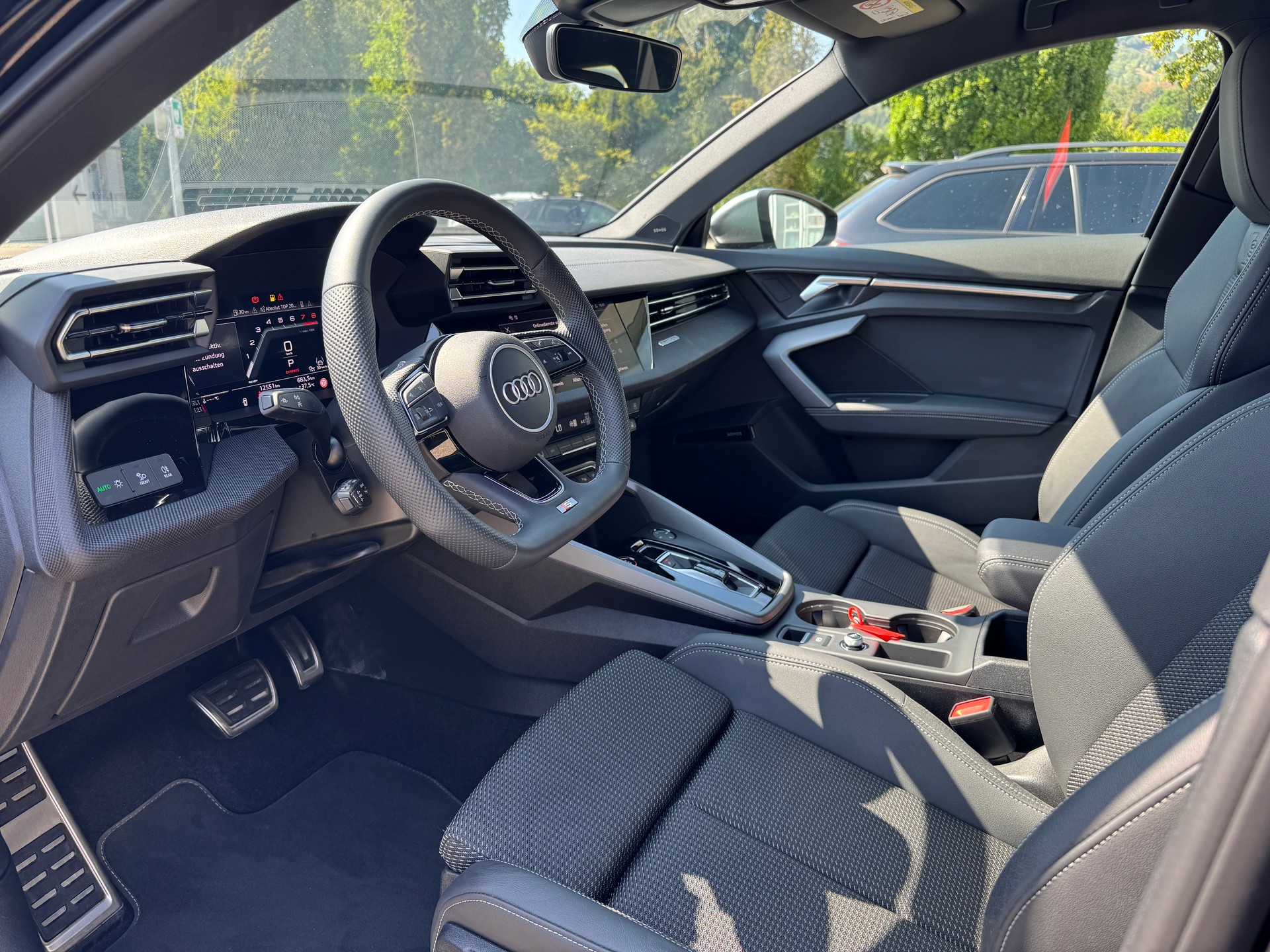 AUDI S3 Limousine *Performance Akrapovic* TFSI quattro S-tronic-image-13