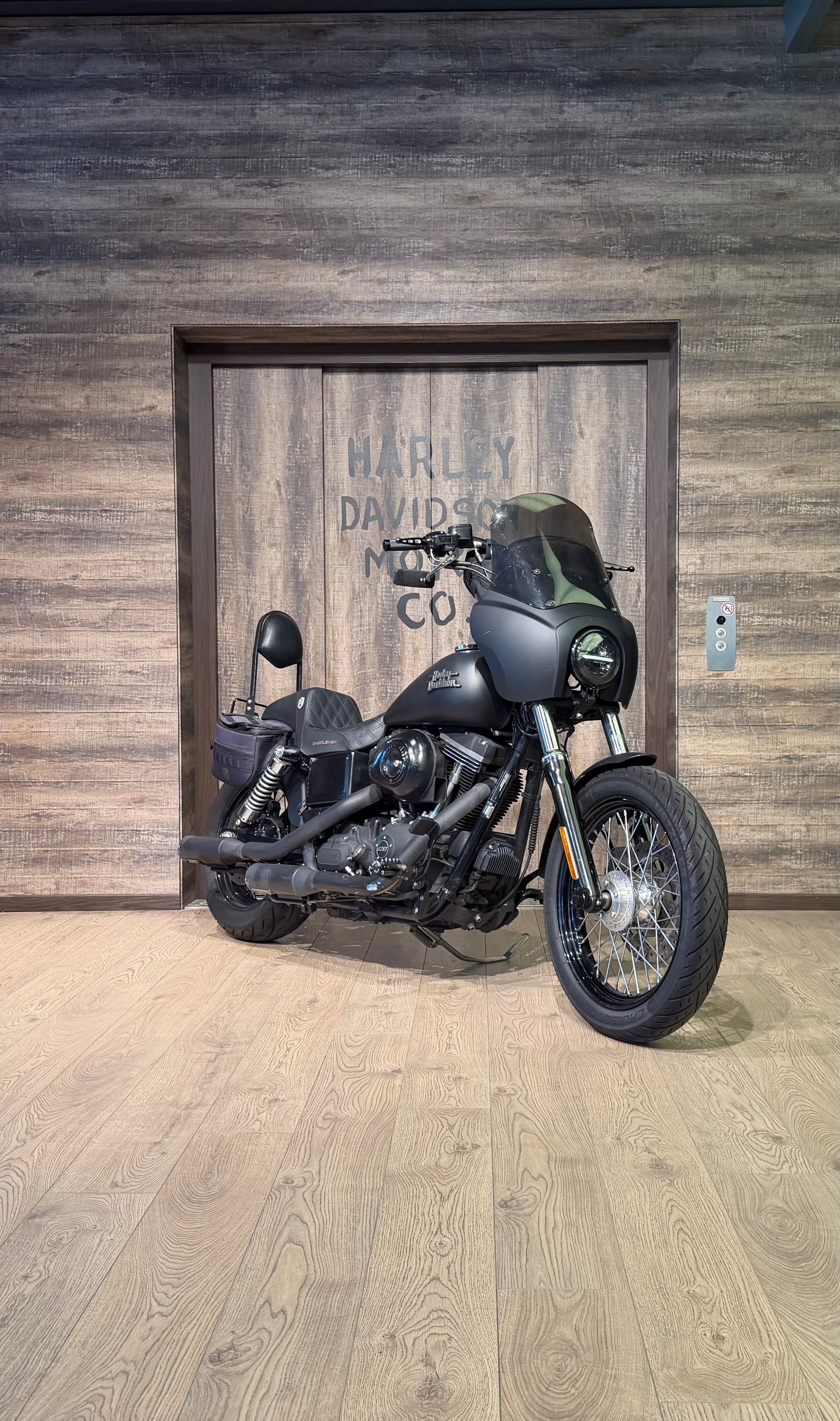 HARLEY-DAVIDSON FXDB Dyna Street Bob 103 ABS-image-1