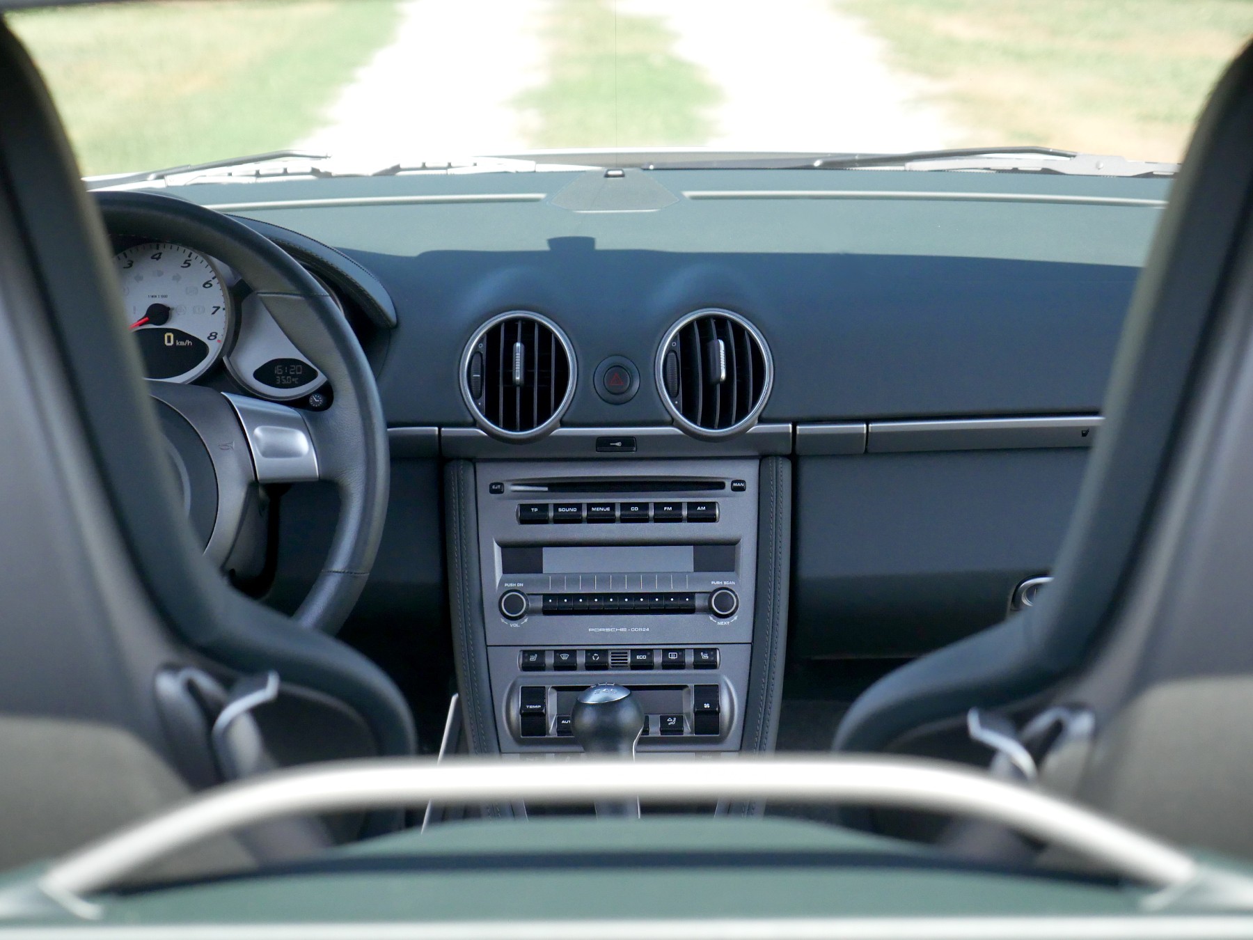 PORSCHE Cayman S 3.4-image-12
