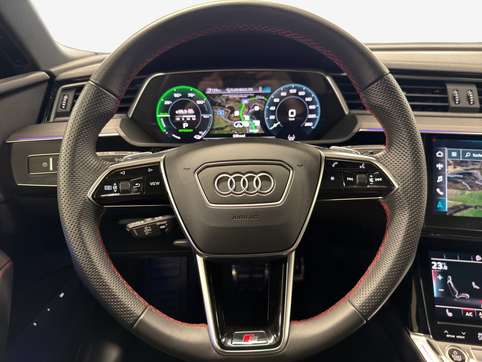 AUDI Q8 Sportback 55 e-tron Black Edition quattro-image-10