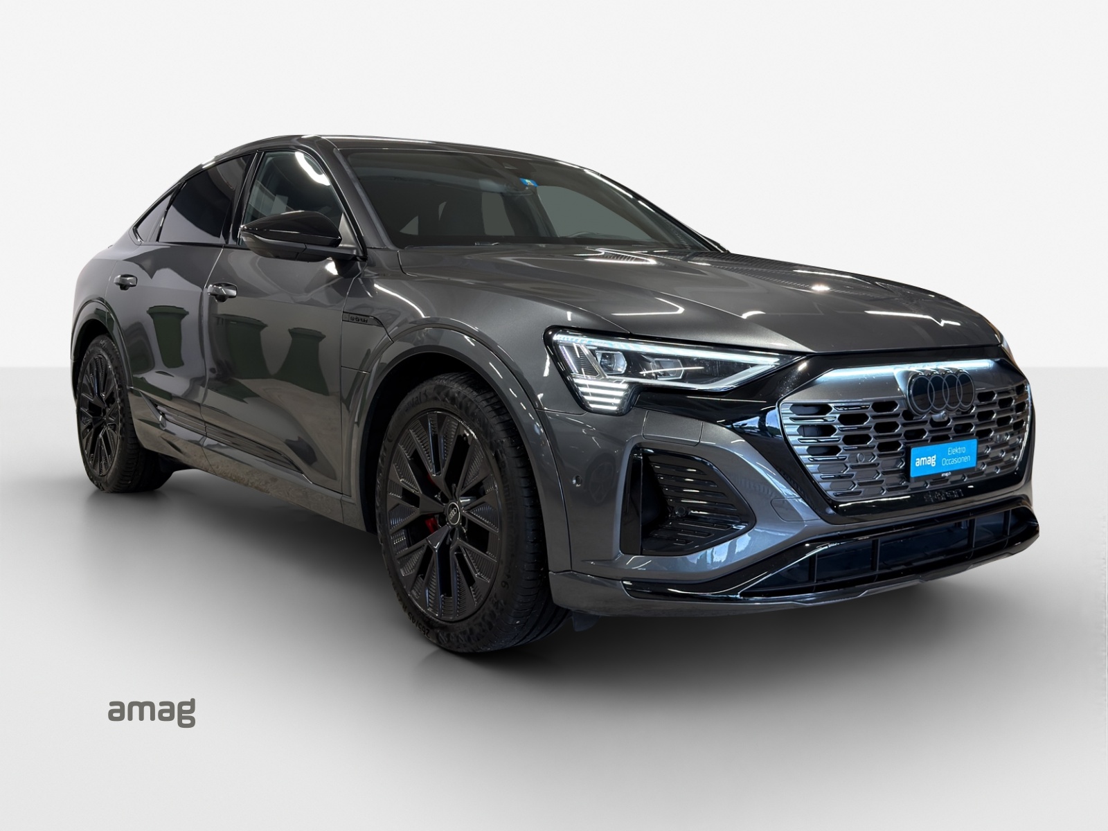 AUDI Q8 Sportback 55 e-tron Black Edition quattro-image-6