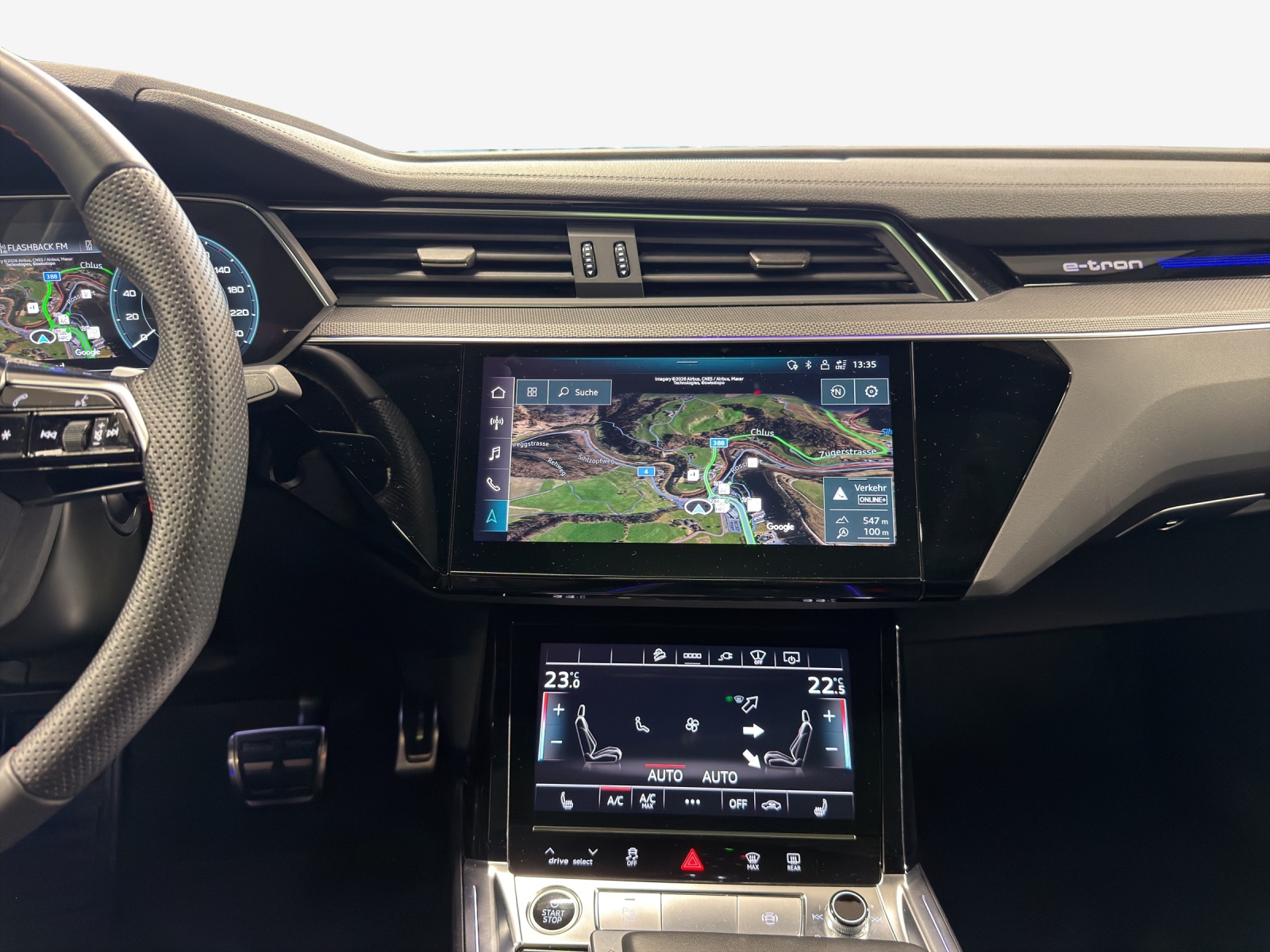 AUDI Q8 Sportback 55 e-tron Black Edition quattro-image-11