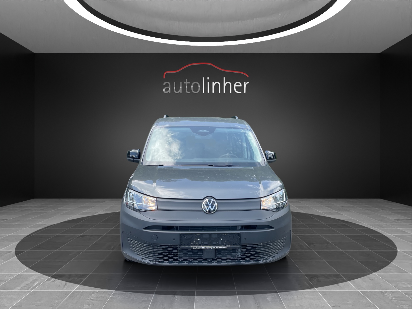 VW Caddy Maxi 2.0 TDI 4Motion-image-6