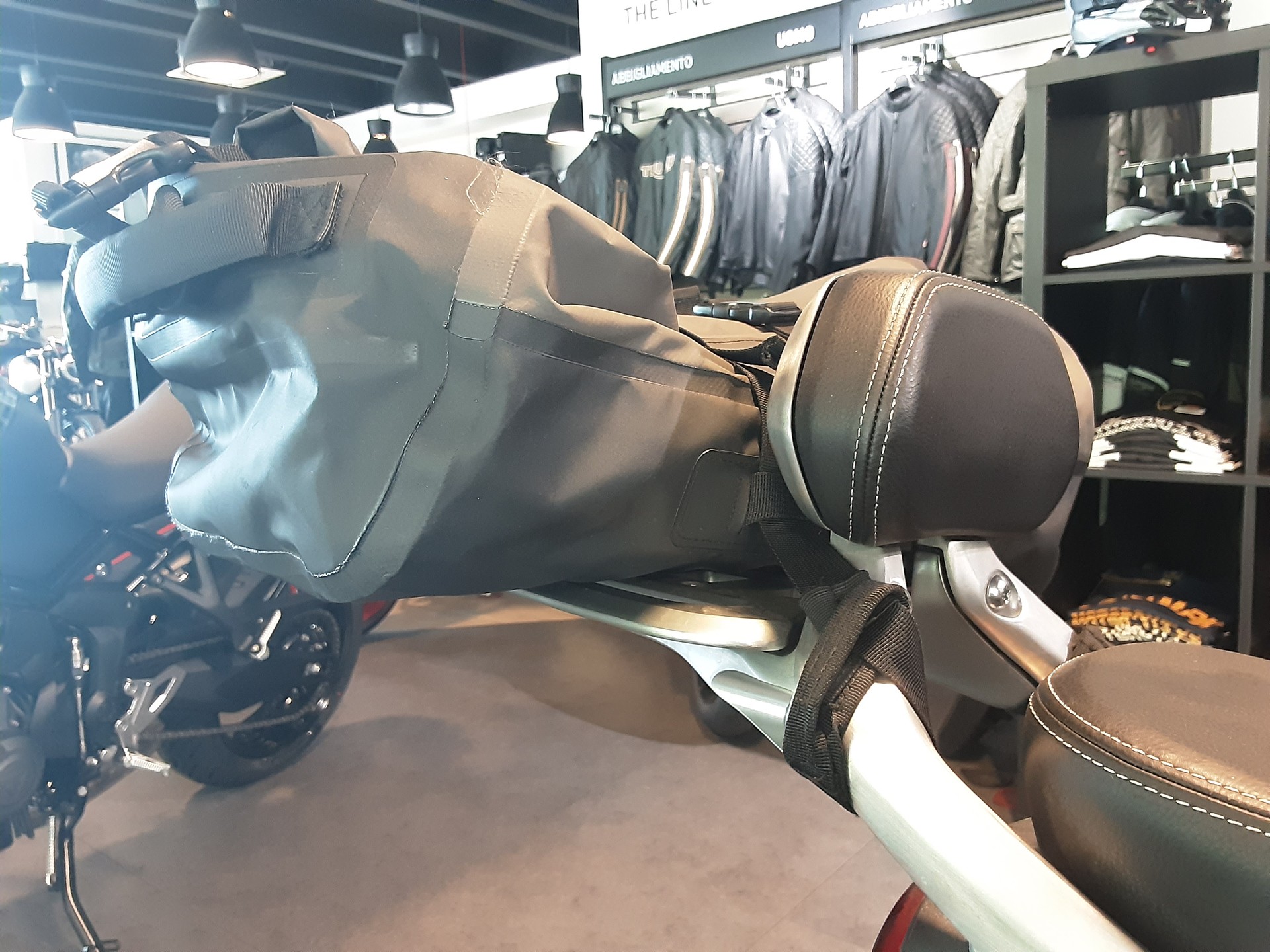 TRIUMPH Rocket 3 R-image-7