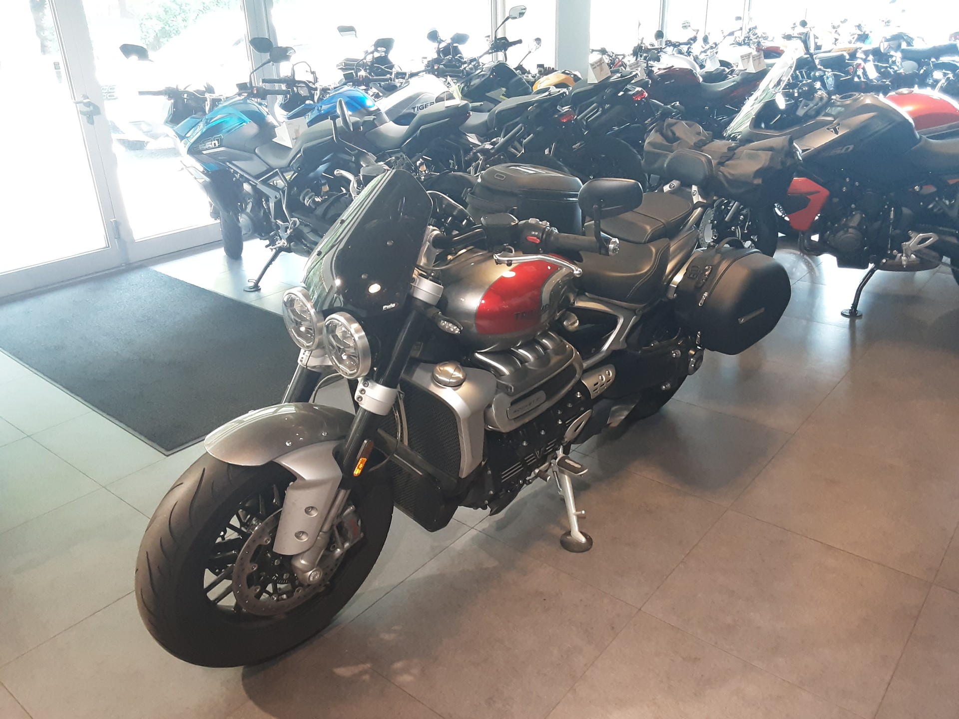 TRIUMPH Rocket 3 R-image-3