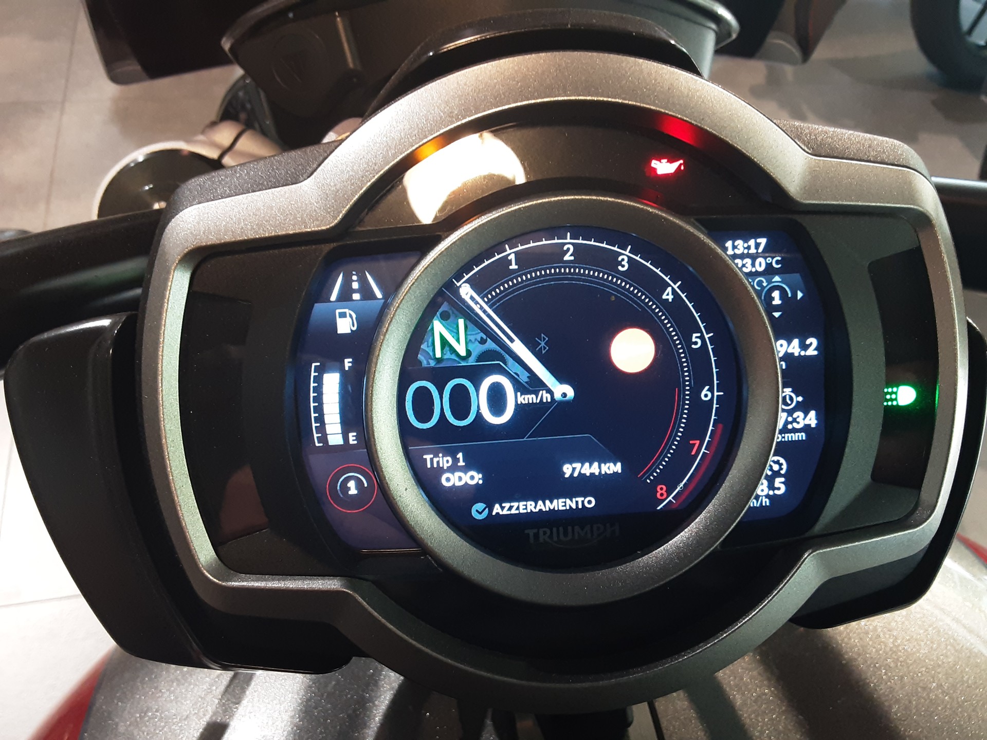 TRIUMPH Rocket 3 R-image-8