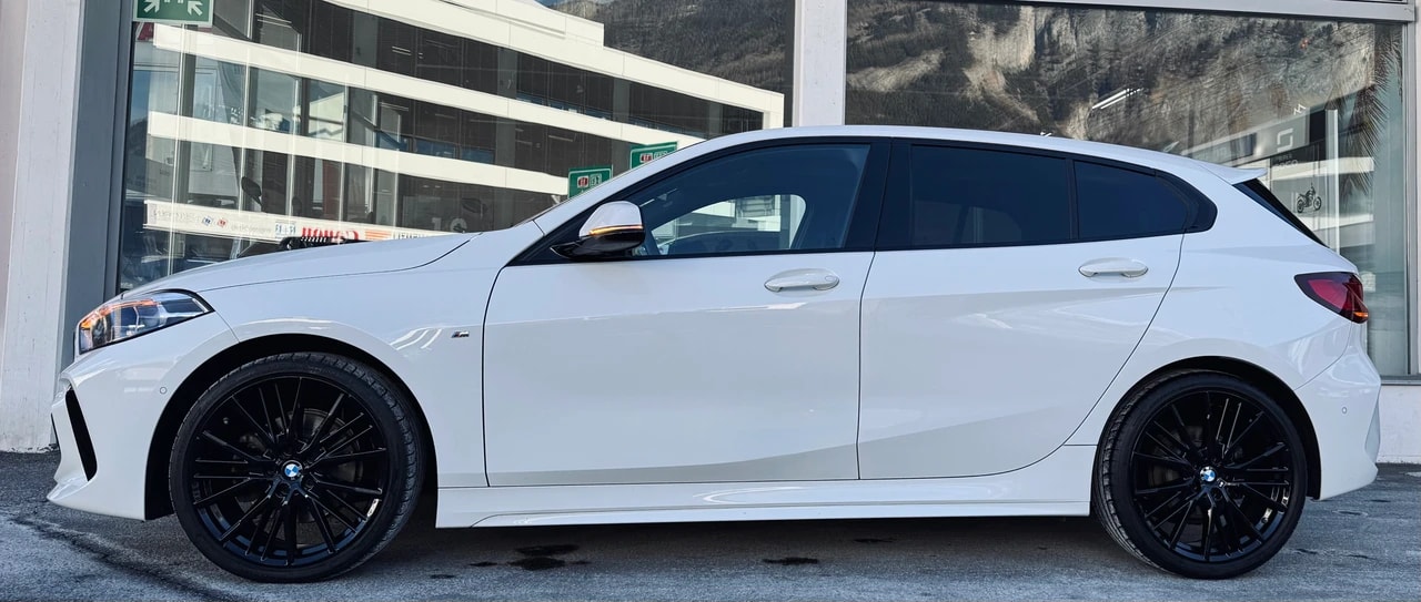 BMW 118d Pure M Sport-showroom-element-2