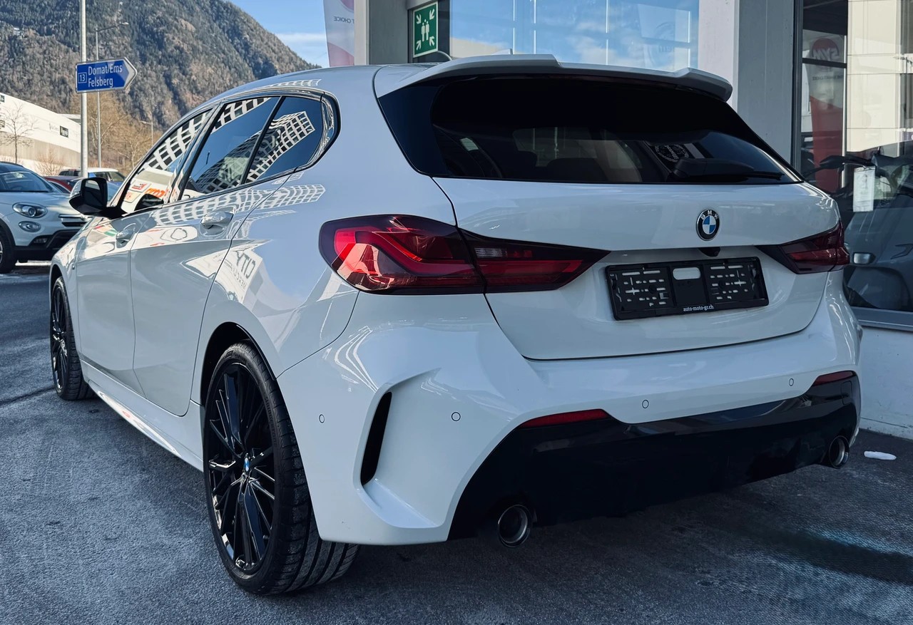 BMW 118d Pure M Sport-showroom-element-3