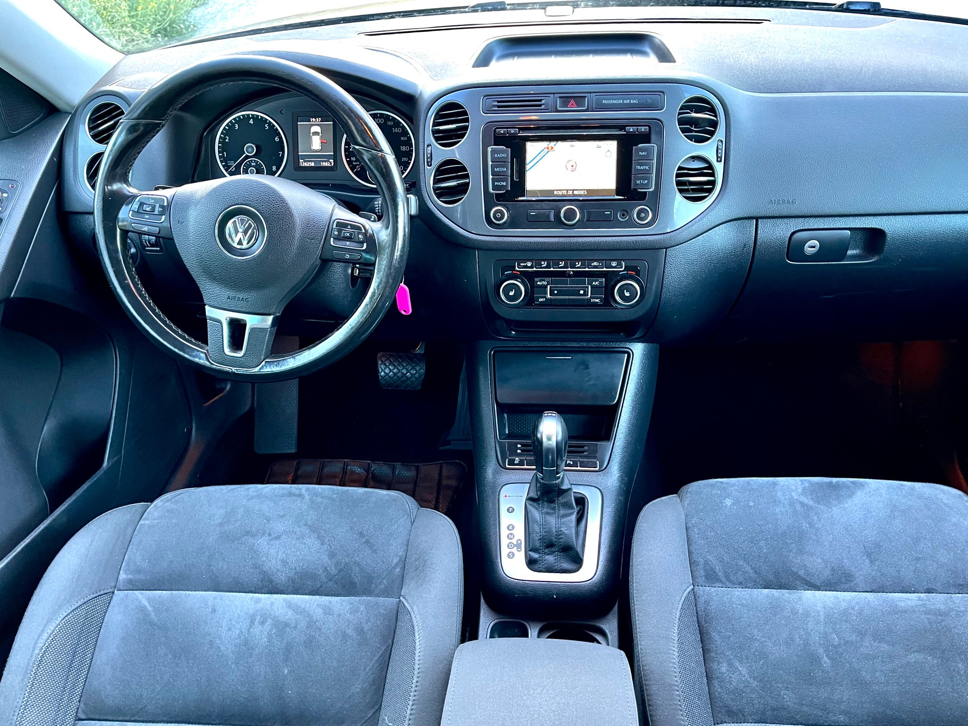 VW Tiguan 2.0 TSI Design 4Motion DSG-showroom-element-1