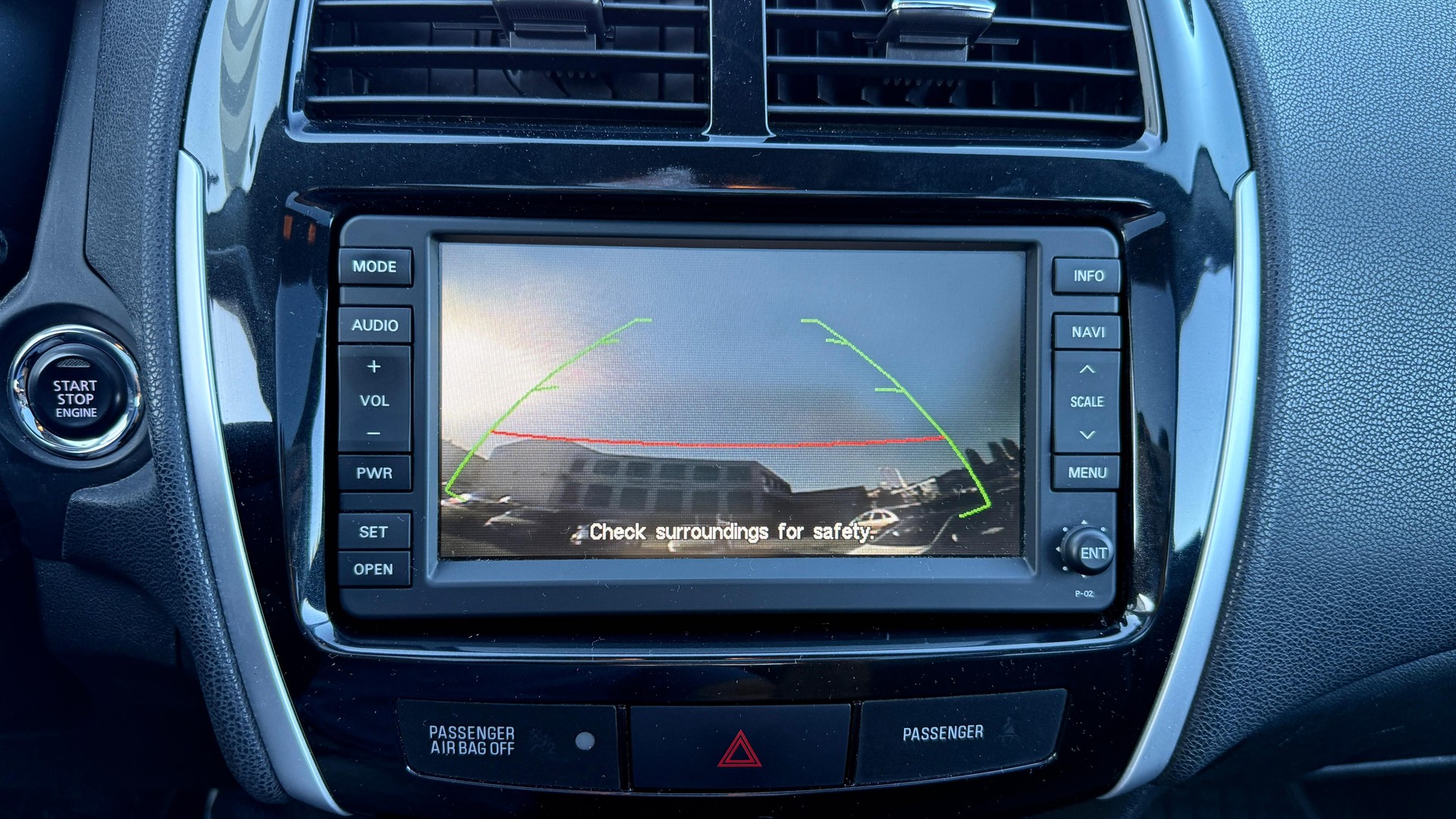 PEUGEOT 4008 1.8 HDi Allure 4WD-image-10