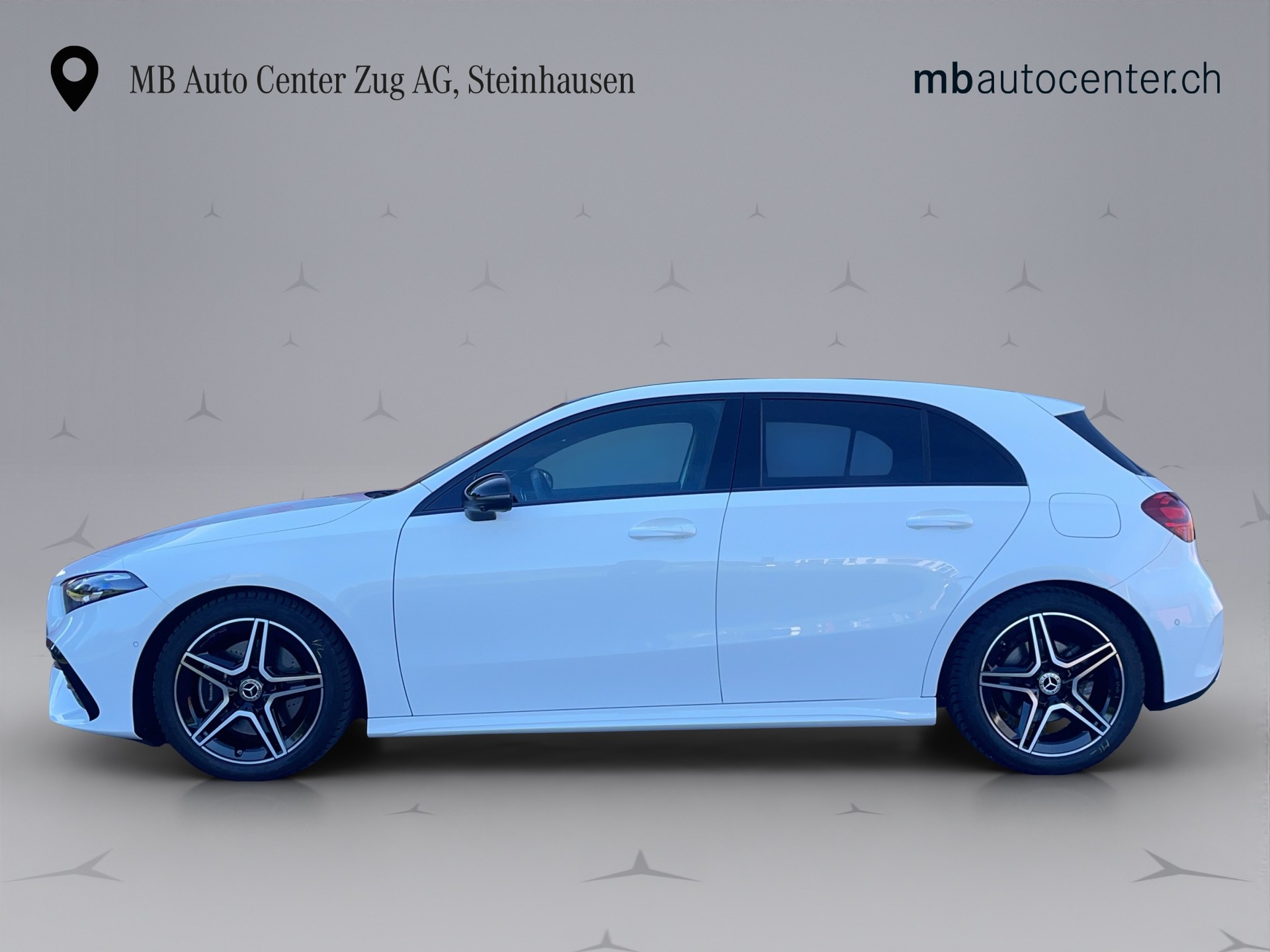 MERCEDES-BENZ A 220 AMG Line 4Matic-showroom-element-1