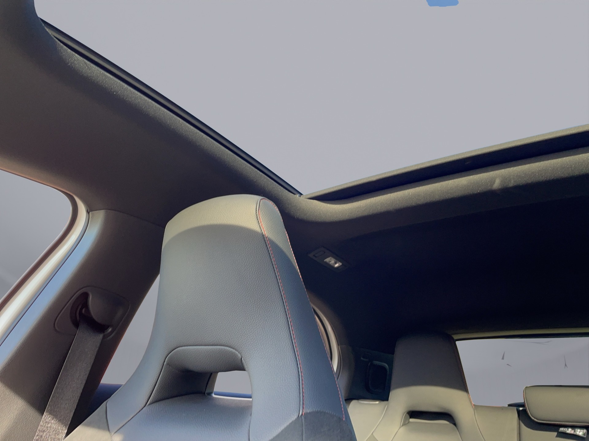 MERCEDES-BENZ A 220 AMG Line 4Matic-image-18