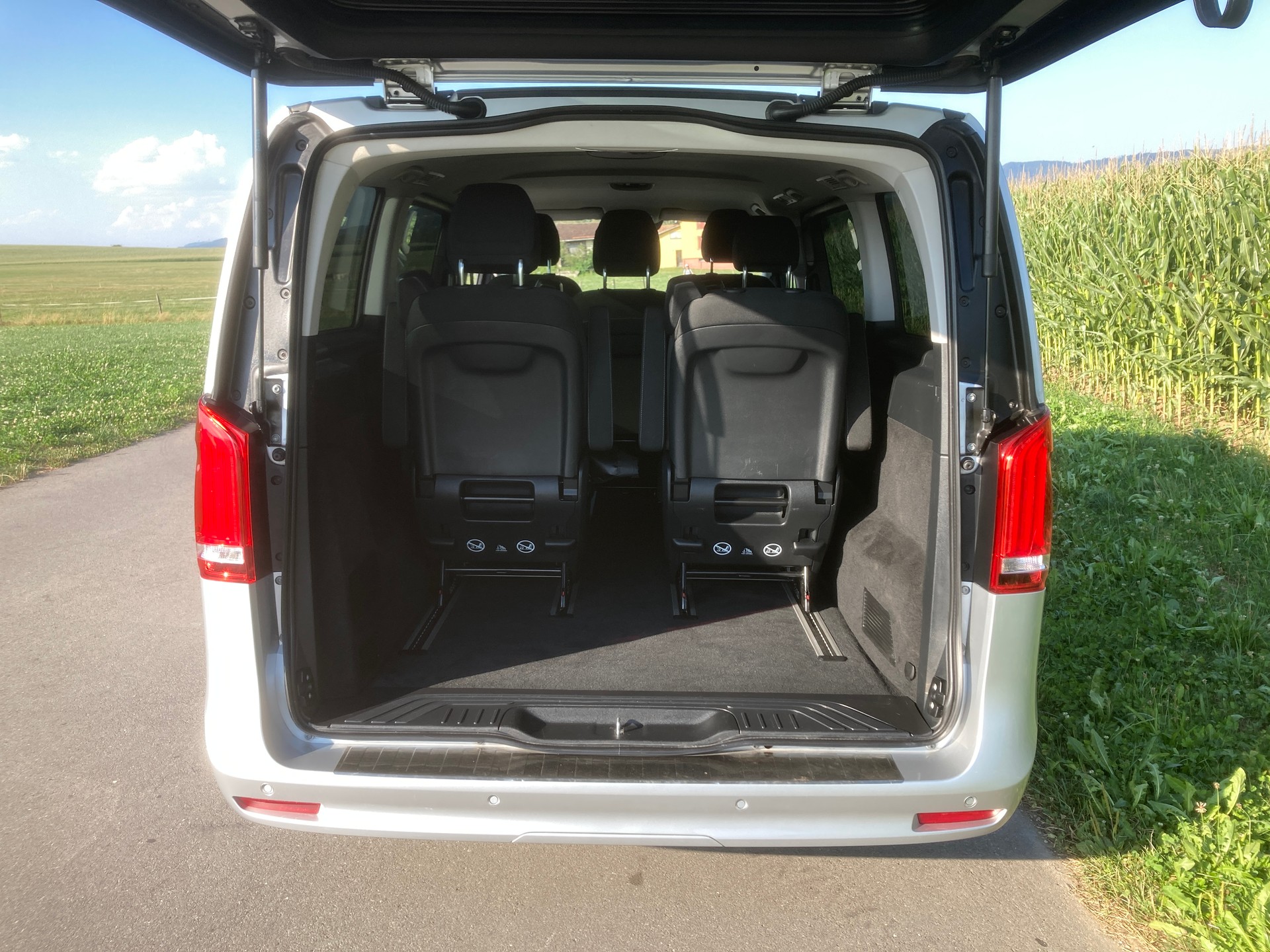 MERCEDES-BENZ V 220 d lang 4Matic 9G-Tronic-image-5