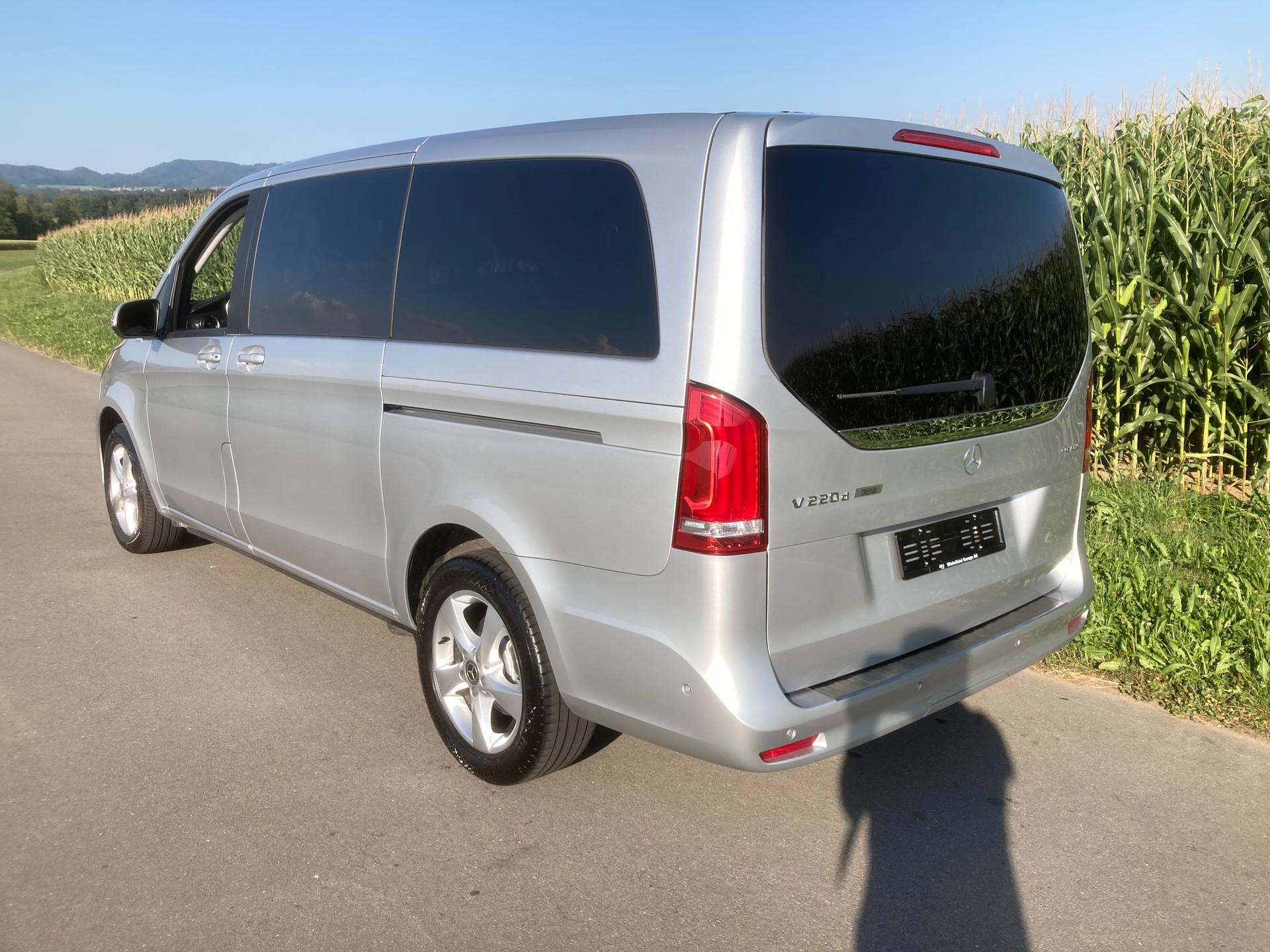 MERCEDES-BENZ V 220 d lang 4Matic 9G-Tronic-image-3