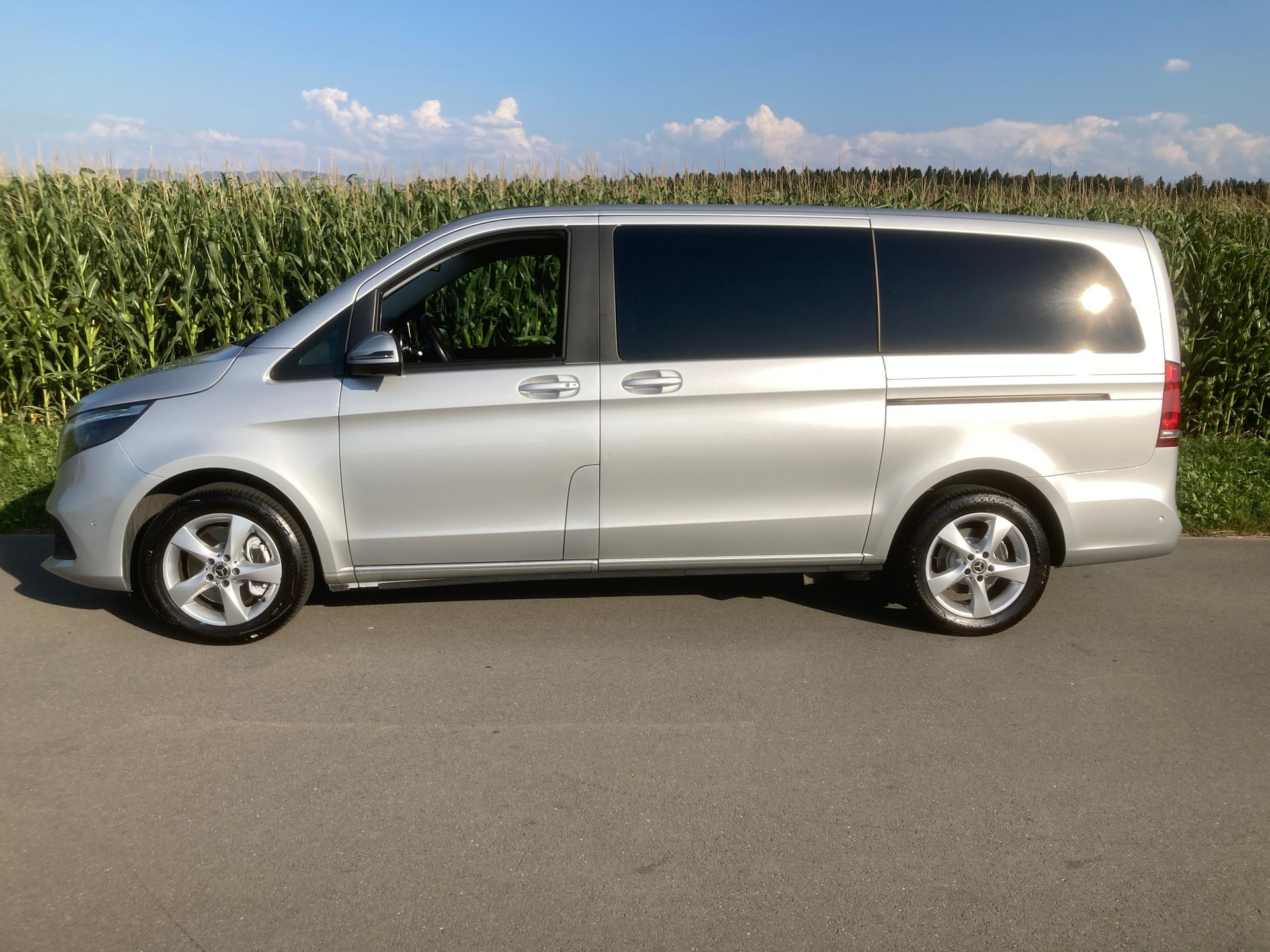 MERCEDES-BENZ V 220 d lang 4Matic 9G-Tronic-image-4