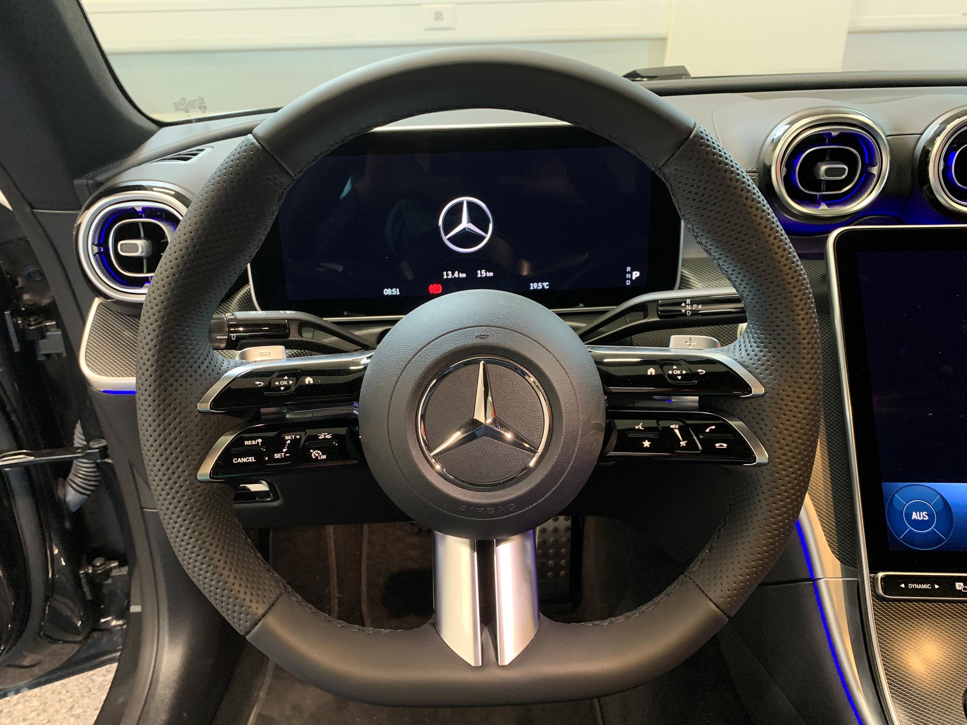 MERCEDES-BENZ CLE 200 Coupé 4Matic 9G-Tronic-image-11