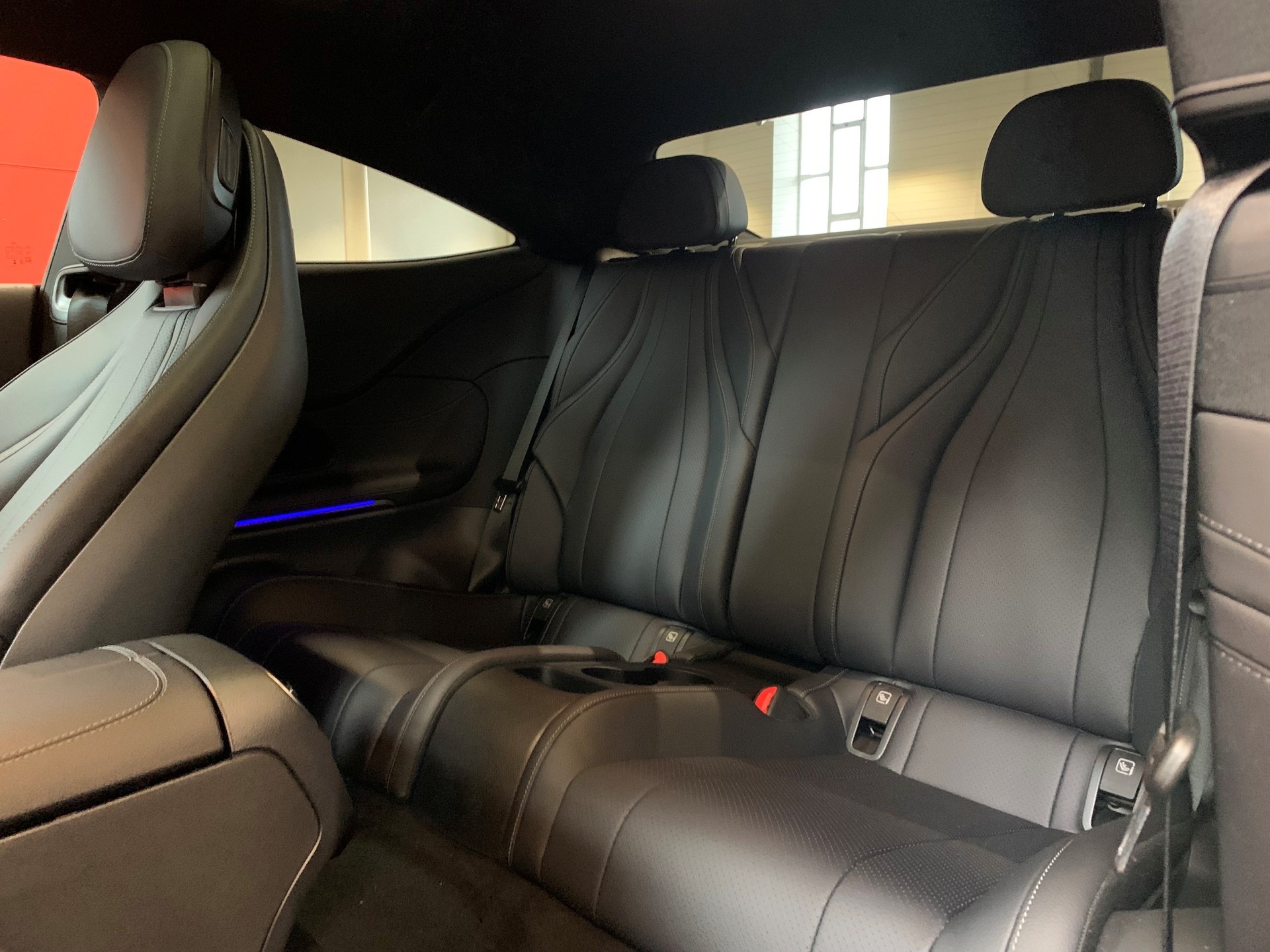 MERCEDES-BENZ CLE 200 Coupé 4Matic 9G-Tronic-image-9