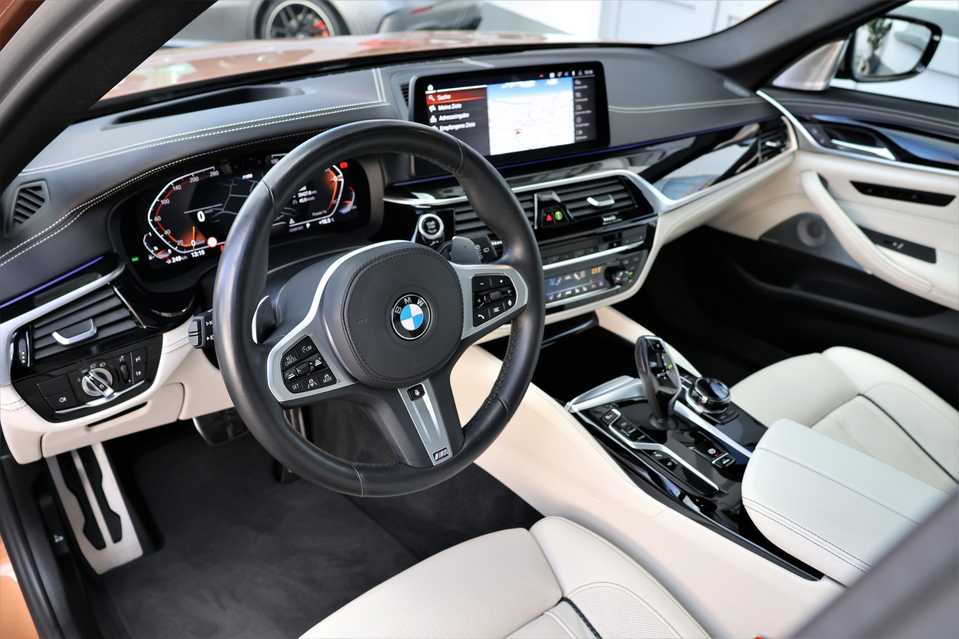 BMW 540i xDrive 48V Touring M Sport Steptronic (CH) + 2.0T AHK-image-10