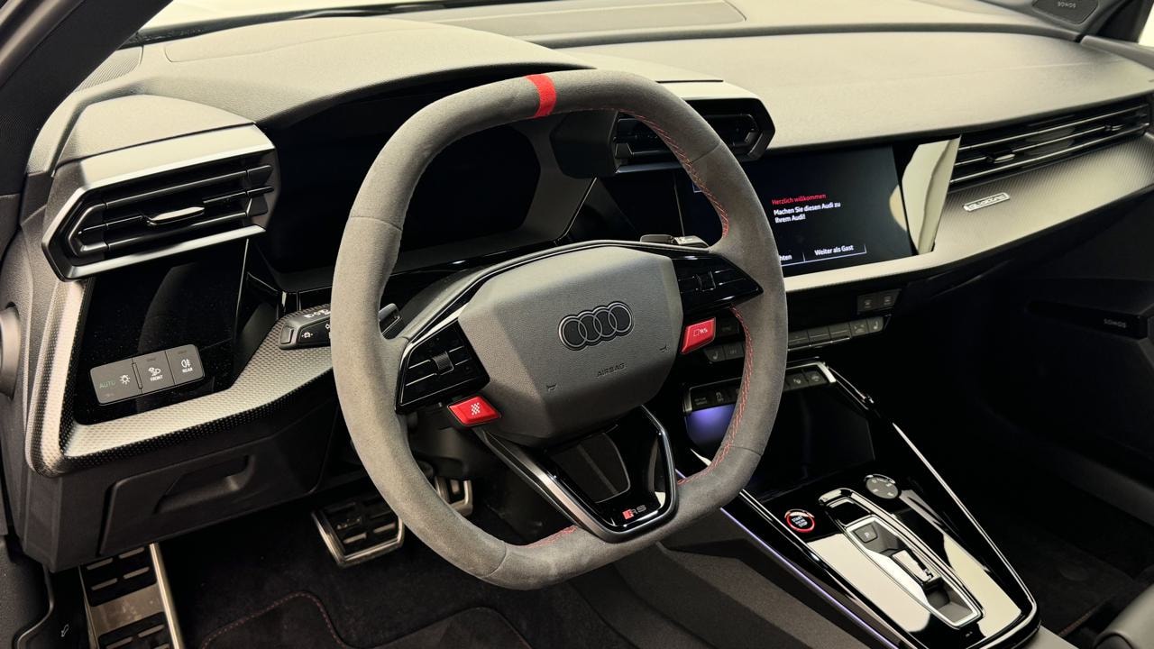 AUDI RS3 Sportback 2.5 TSI quattro S-tronic-image-6