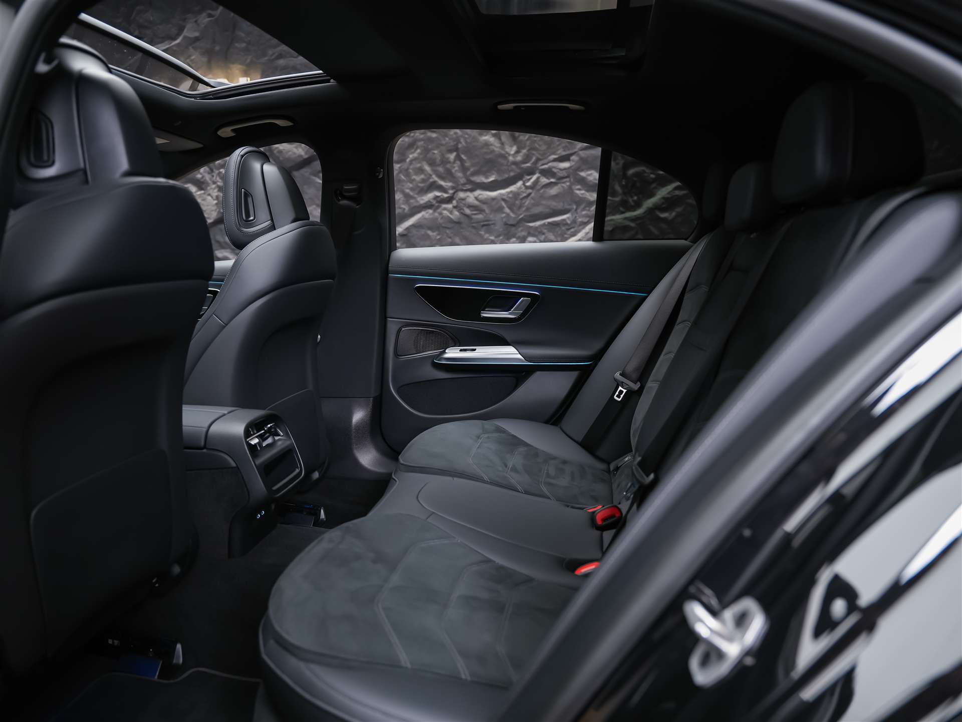 MERCEDES-BENZ E 220 d AMG Line 9G-Tronic "21" Felgen*Werksgarantie*Panorama*Lenkradheizung*-image-13