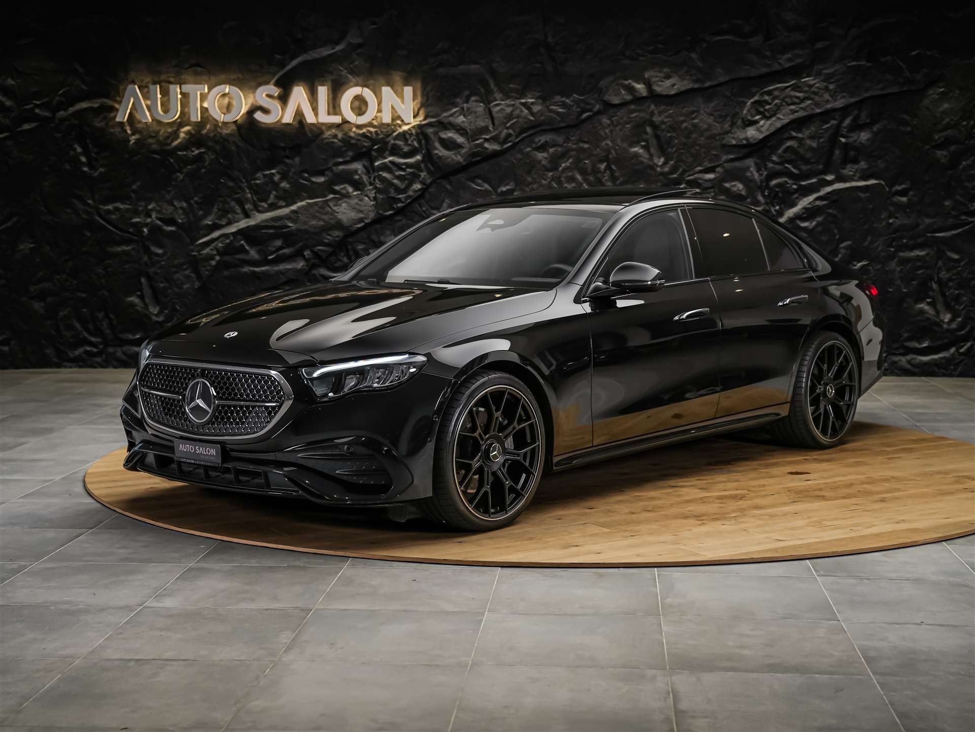 MERCEDES-BENZ E 220 d AMG Line 9G-Tronic "21" Felgen*Werksgarantie*Panorama*Lenkradheizung*
