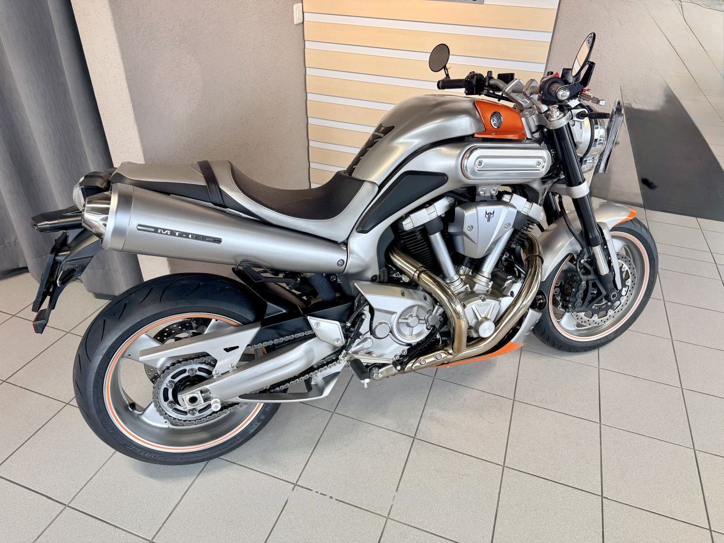 YAMAHA MT01 08-image-3