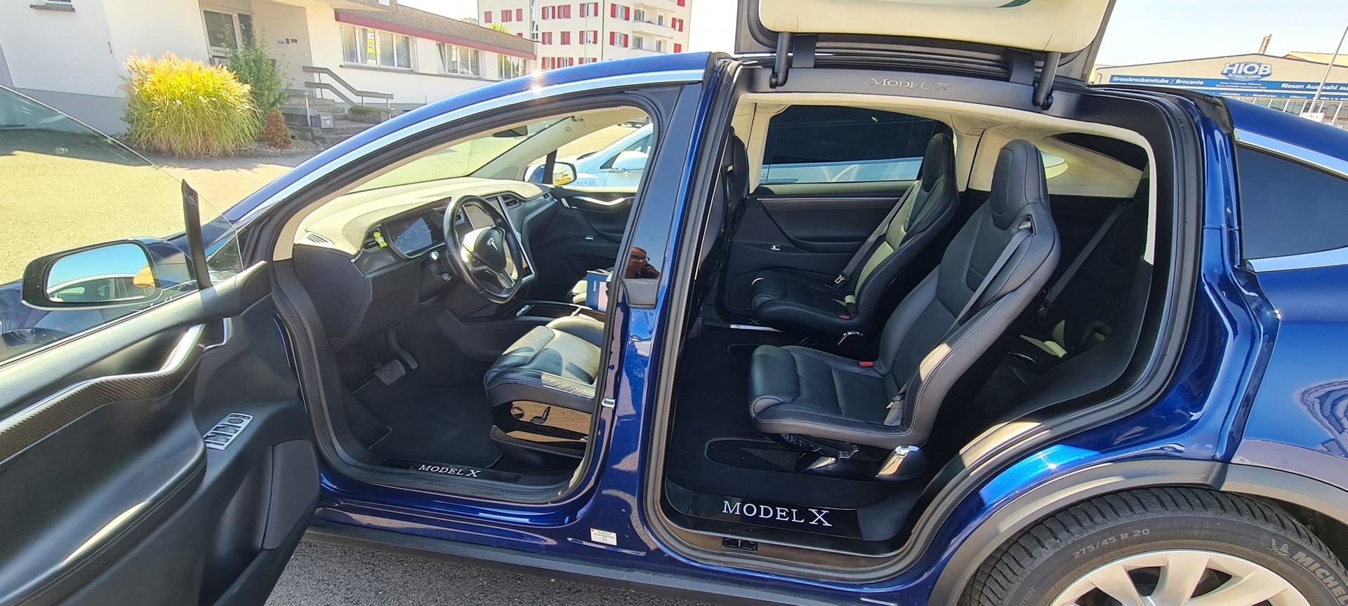 TESLA Model X 90 D / Allrad / 6 Plätze / Premium Konnektivität / Top Zustand / 8fach bereift / CSS Adapter-image-2