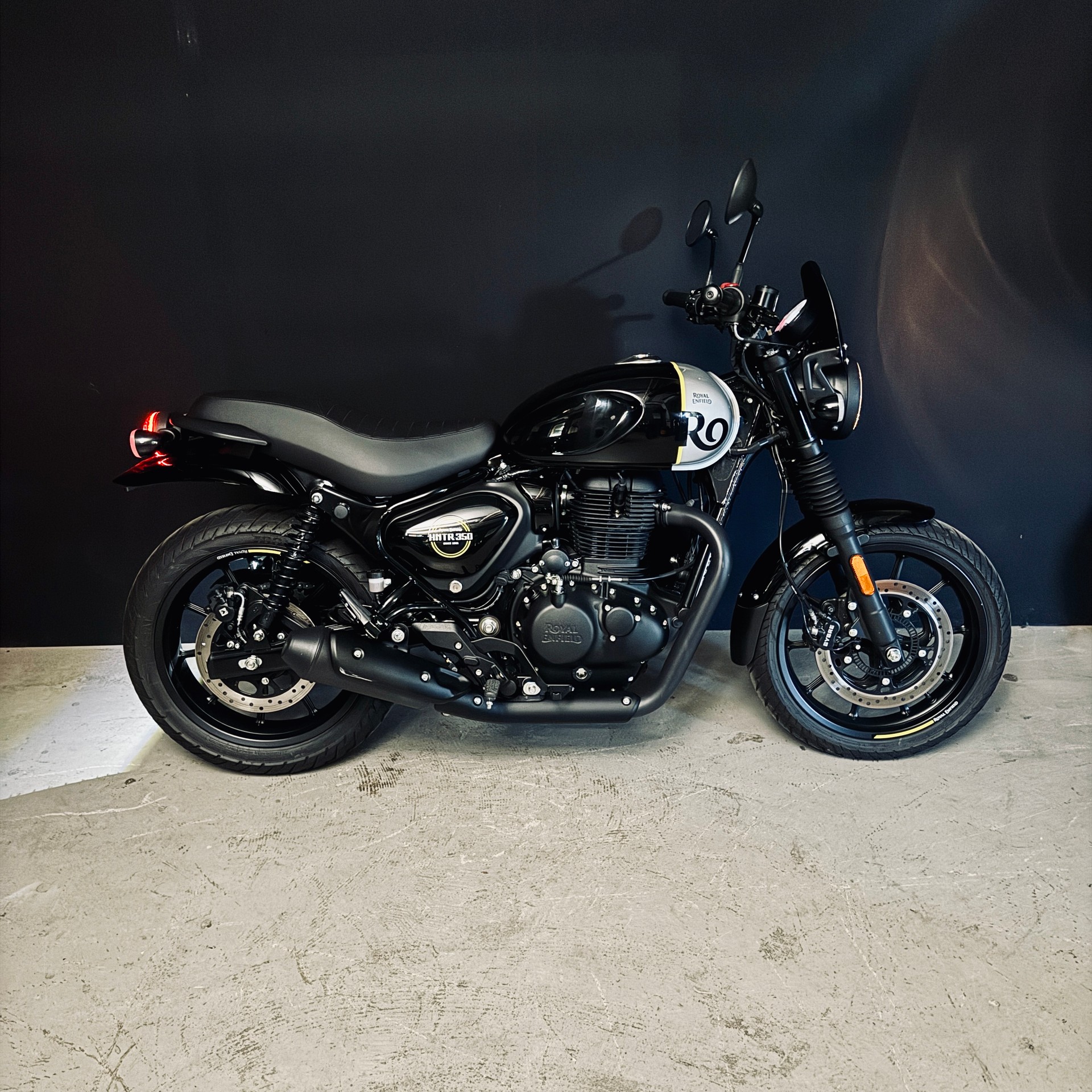 ROYAL ENFIELD Hntr 350 Rebel-image-1