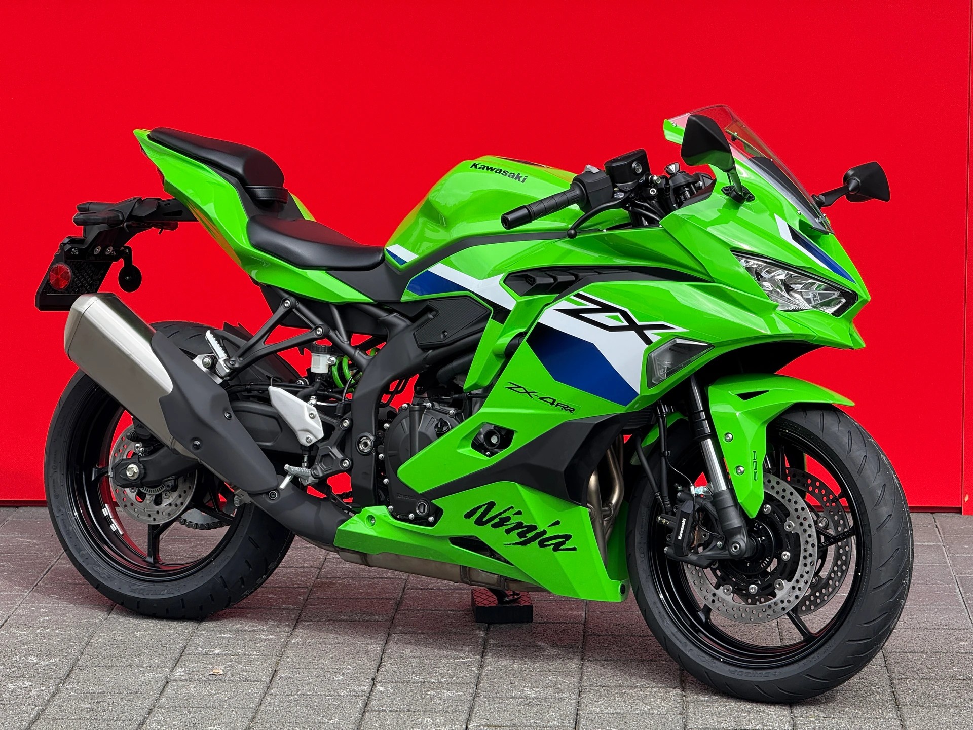 KAWASAKI Ninja ZX-4RR MY26-image-1