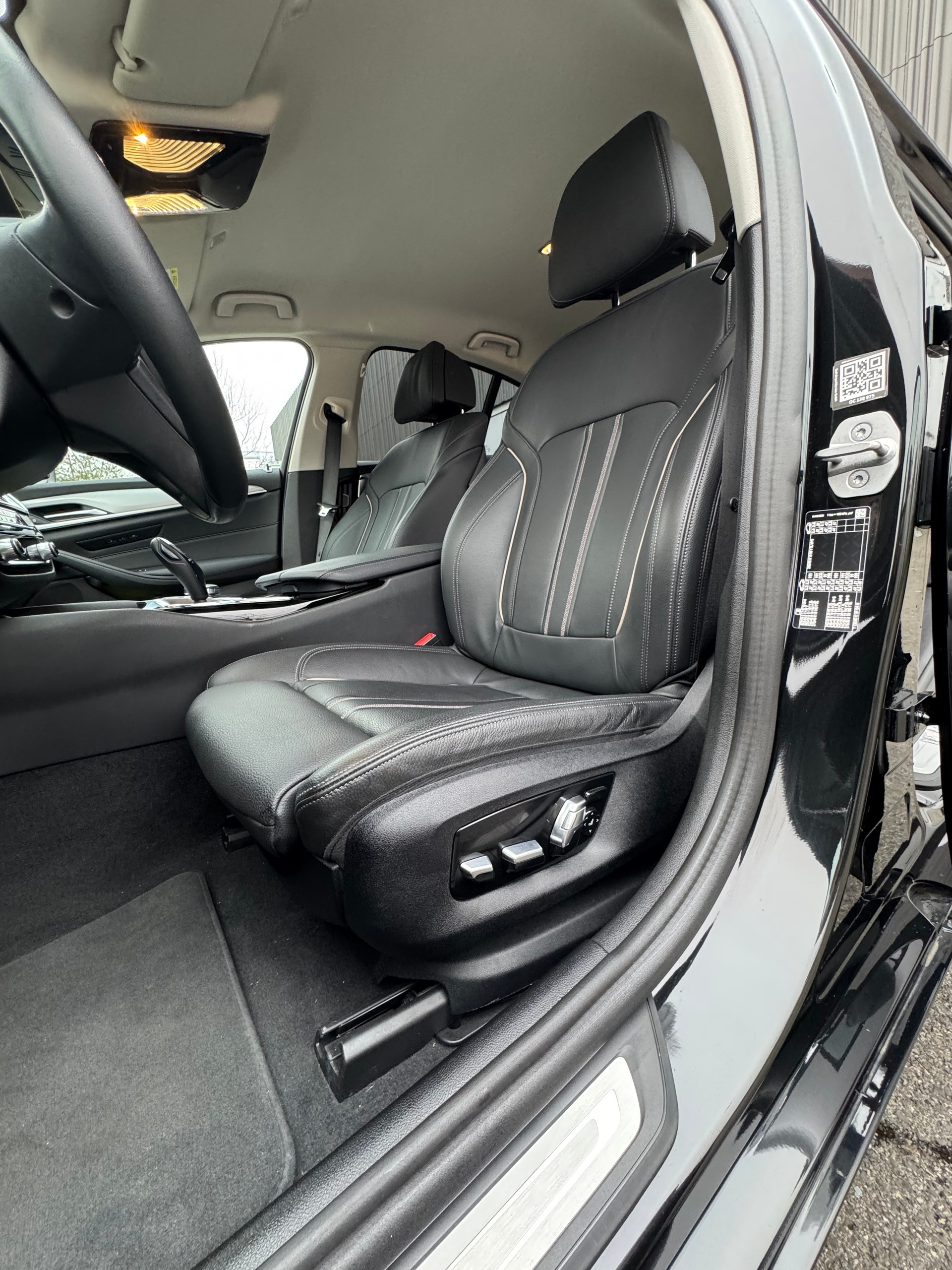 BMW 520d xDrive 48V Touring Luxury Steptronic-image-16
